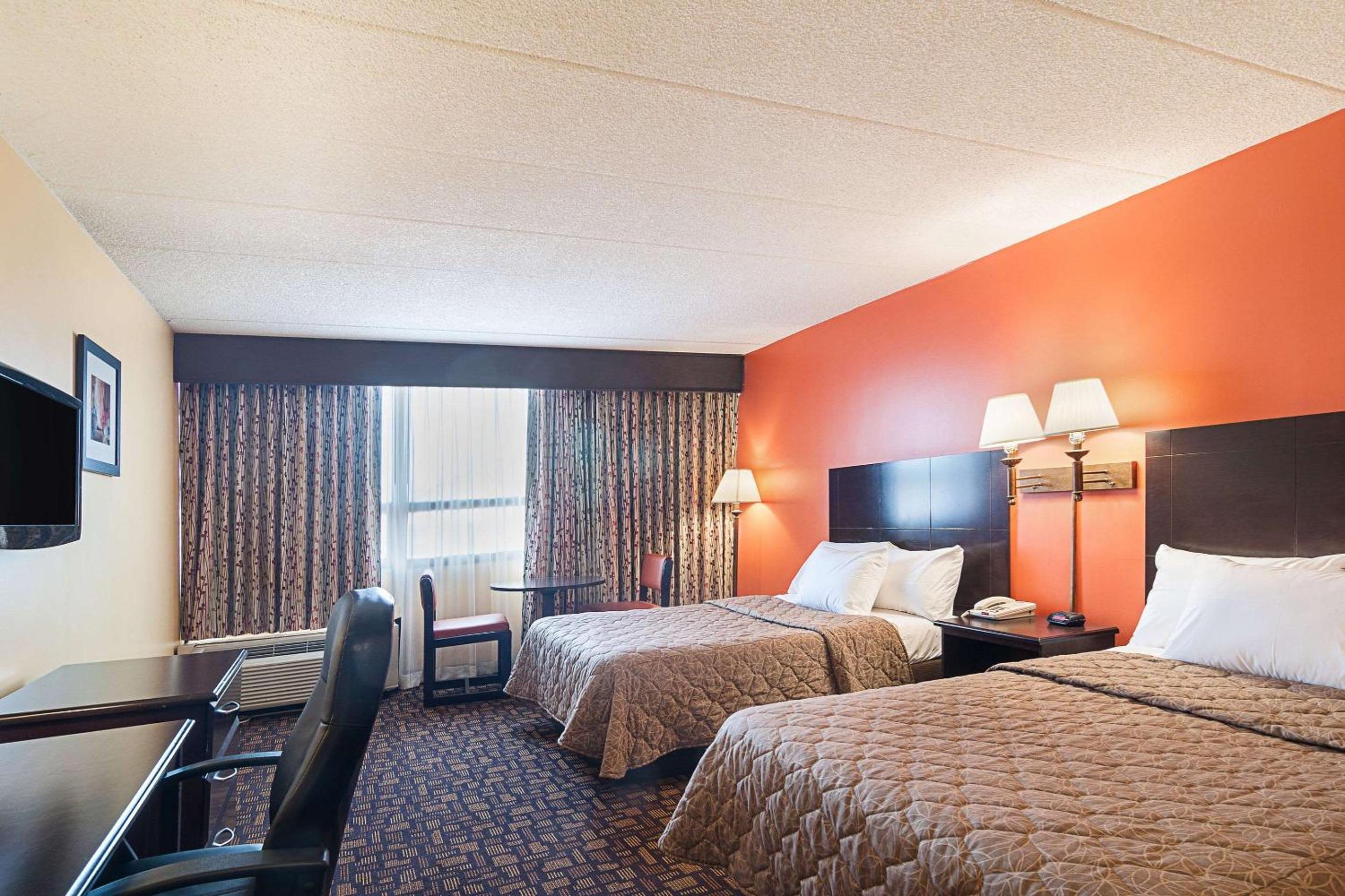 Standard Room with Two Double Beds - Non-Smoking - Photo 2