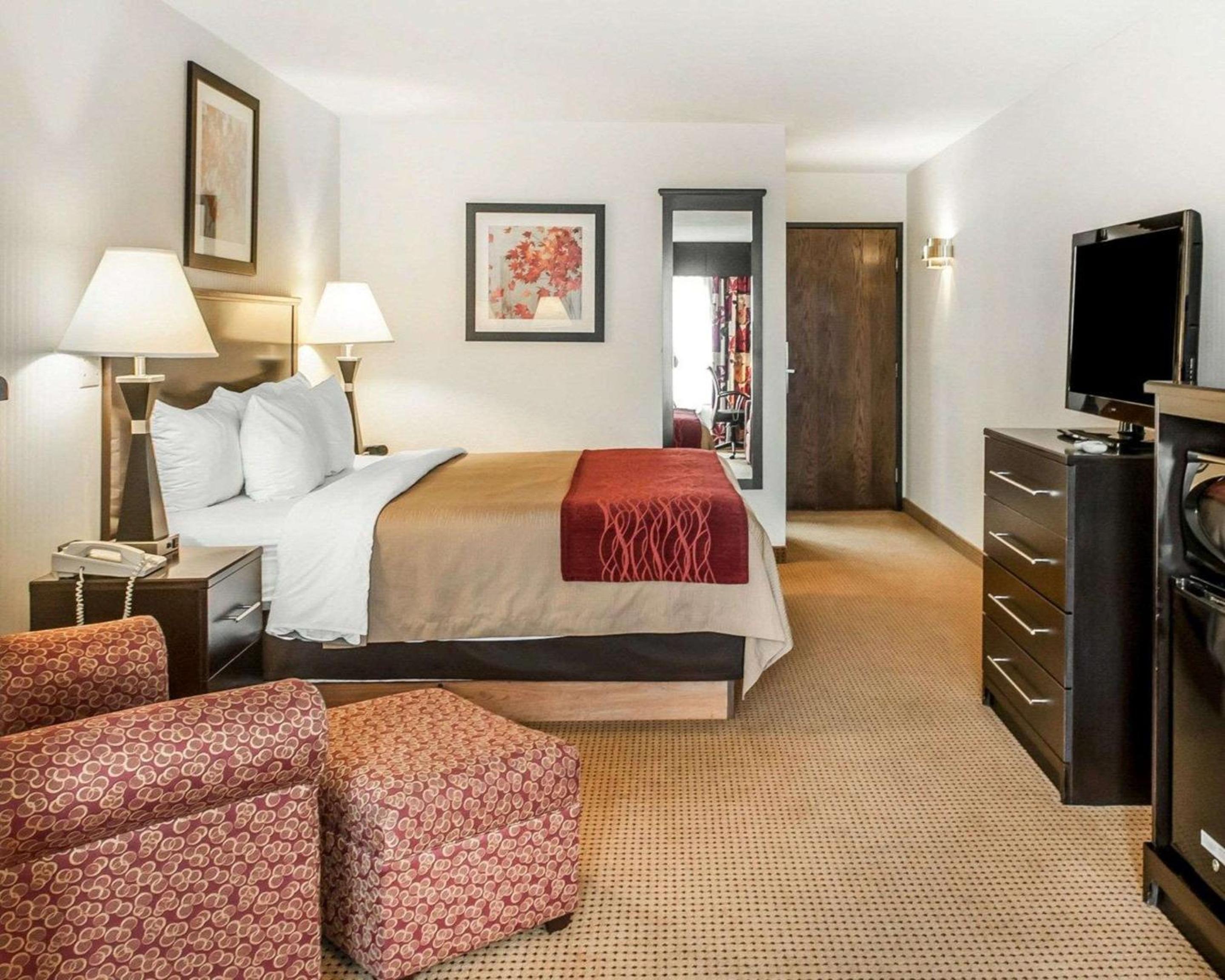 King Suite - Non-Smoking - Photo 1