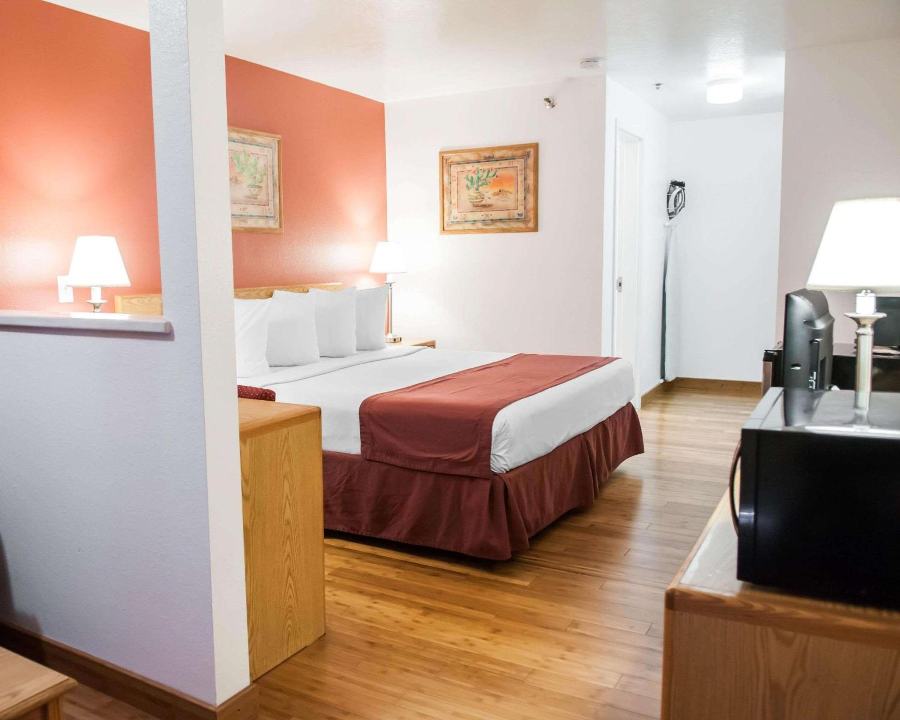 King Suite - Photo 4