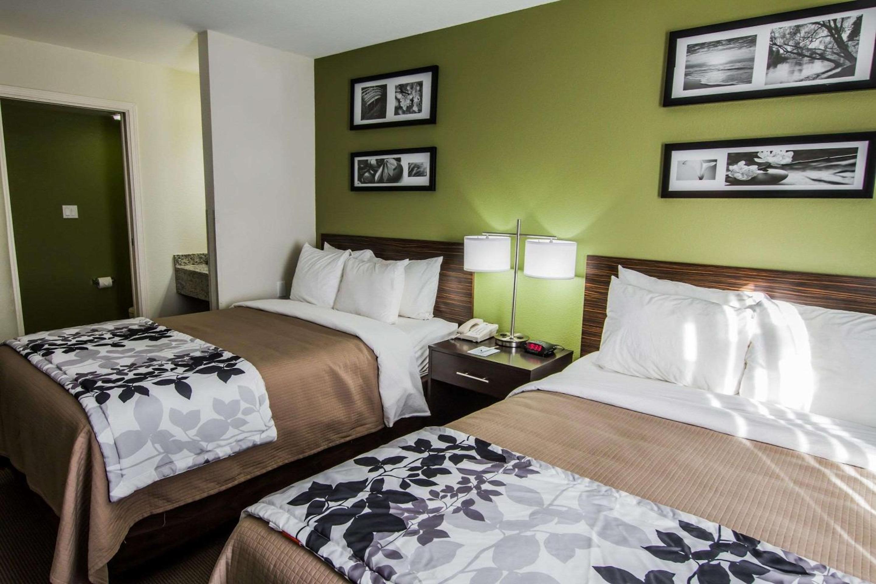 Double Room with Two Double Beds - Non-Smoking - Photo 5
