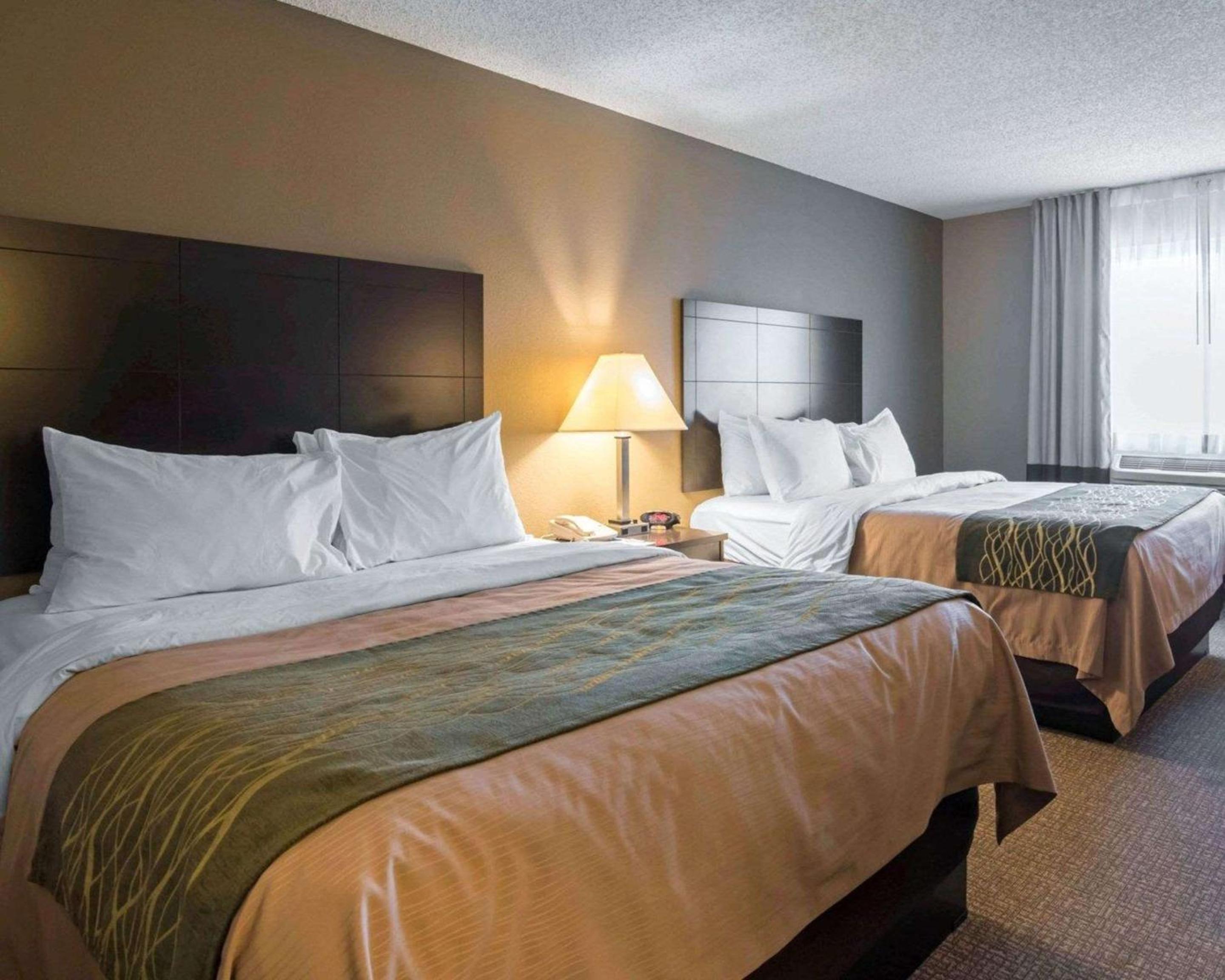 Queen Room with Two Queen Beds - Non-Smoking - Photo 1