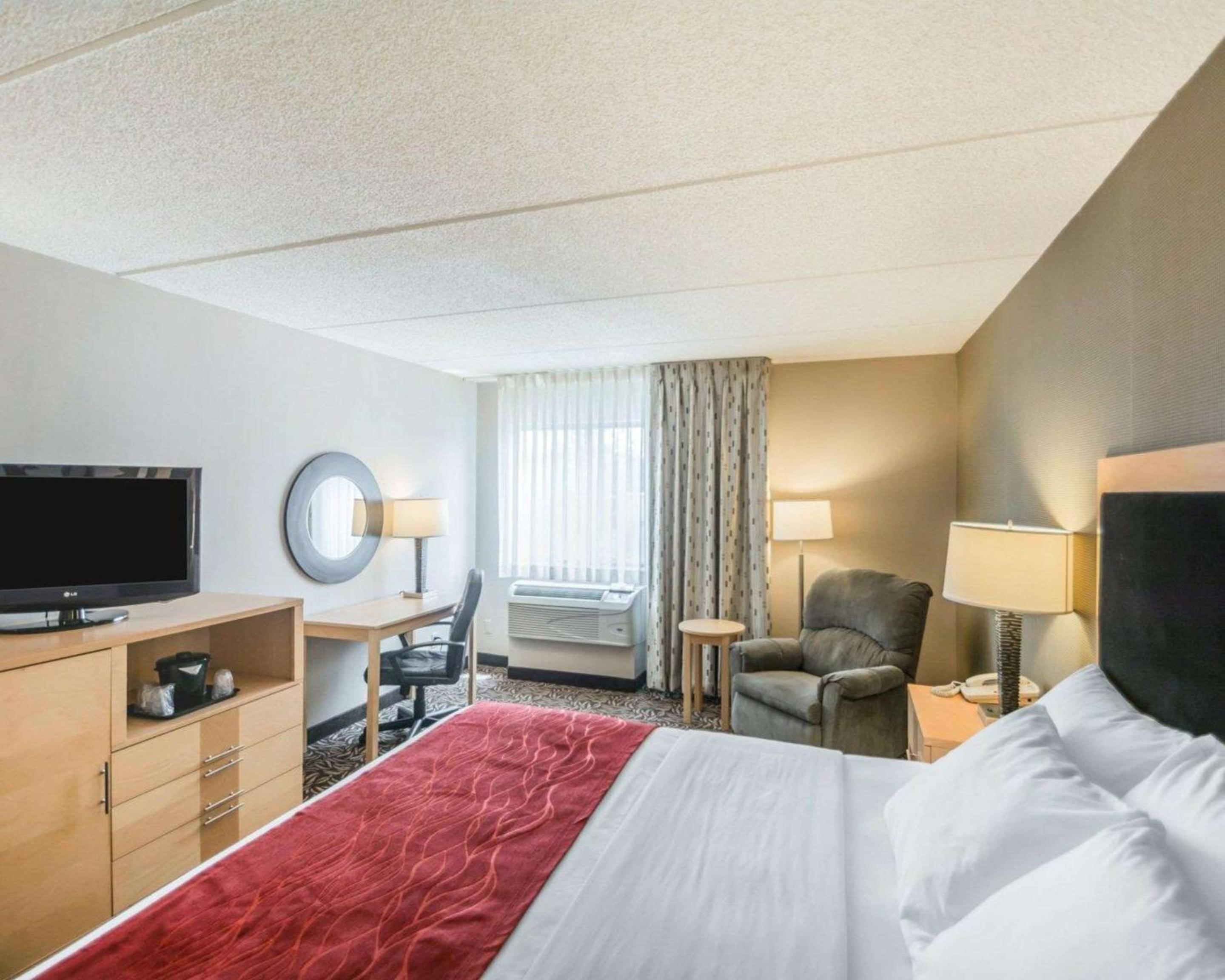 King Room - Non-Smoking - Photo 2