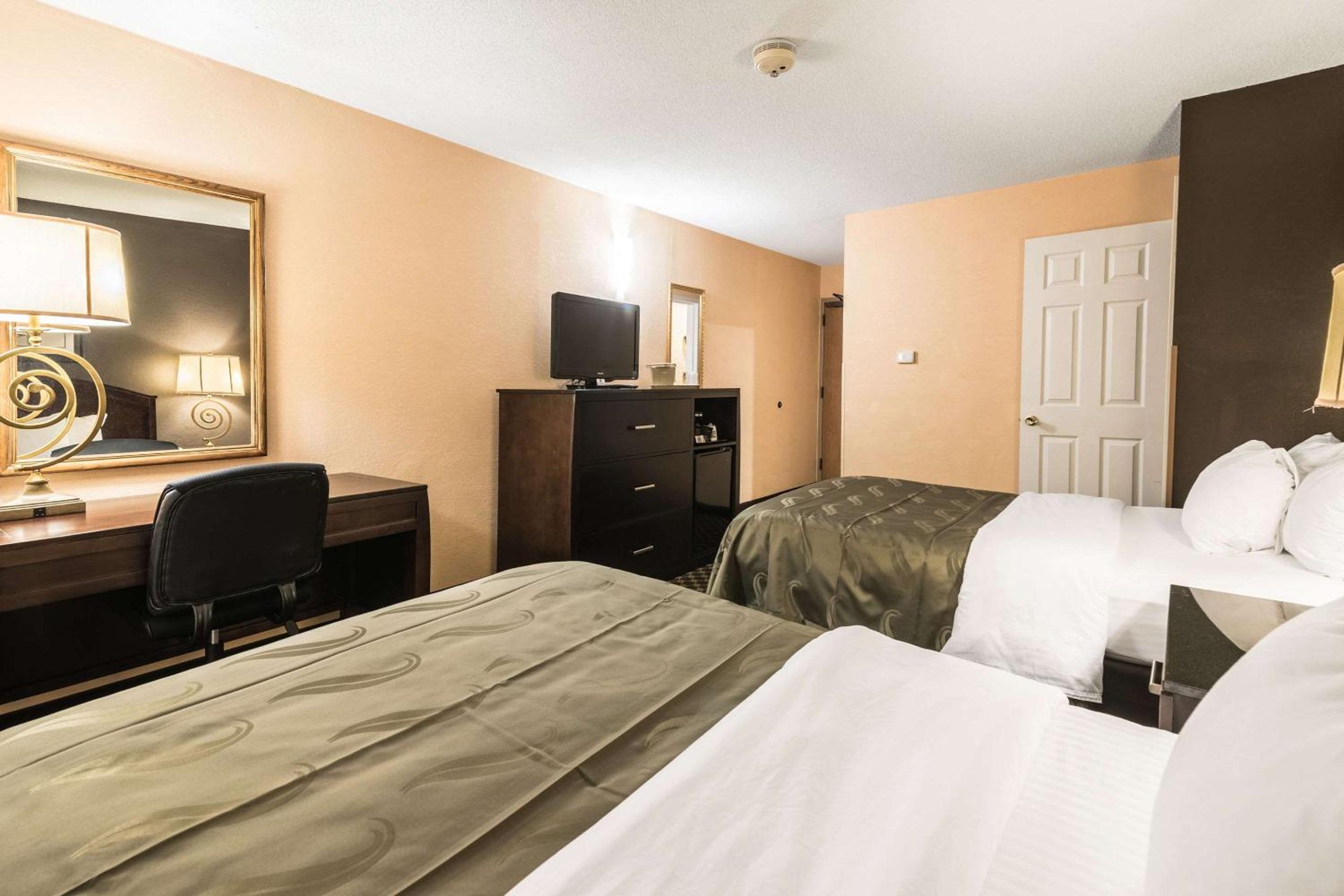 Double Room with Two Double Beds - Non-Smoking - Photo 1