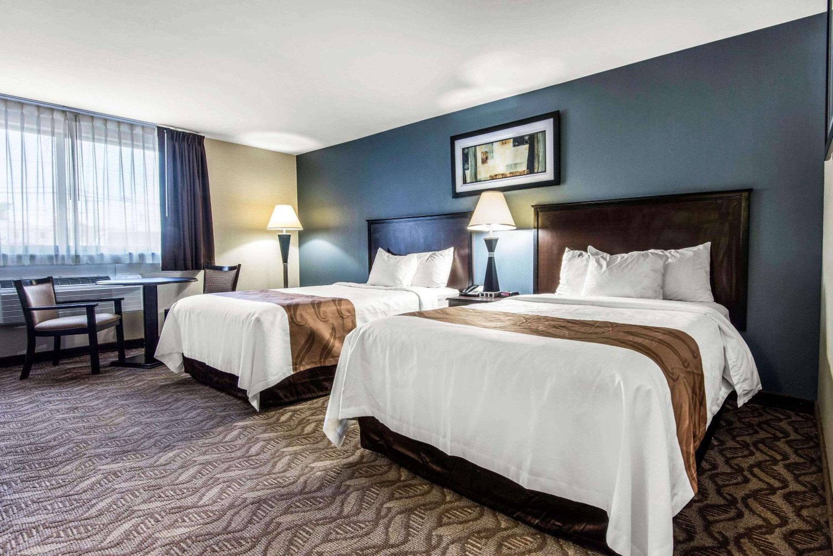 Standard Room with Two Double Beds - Non-Smoking - Photo 2