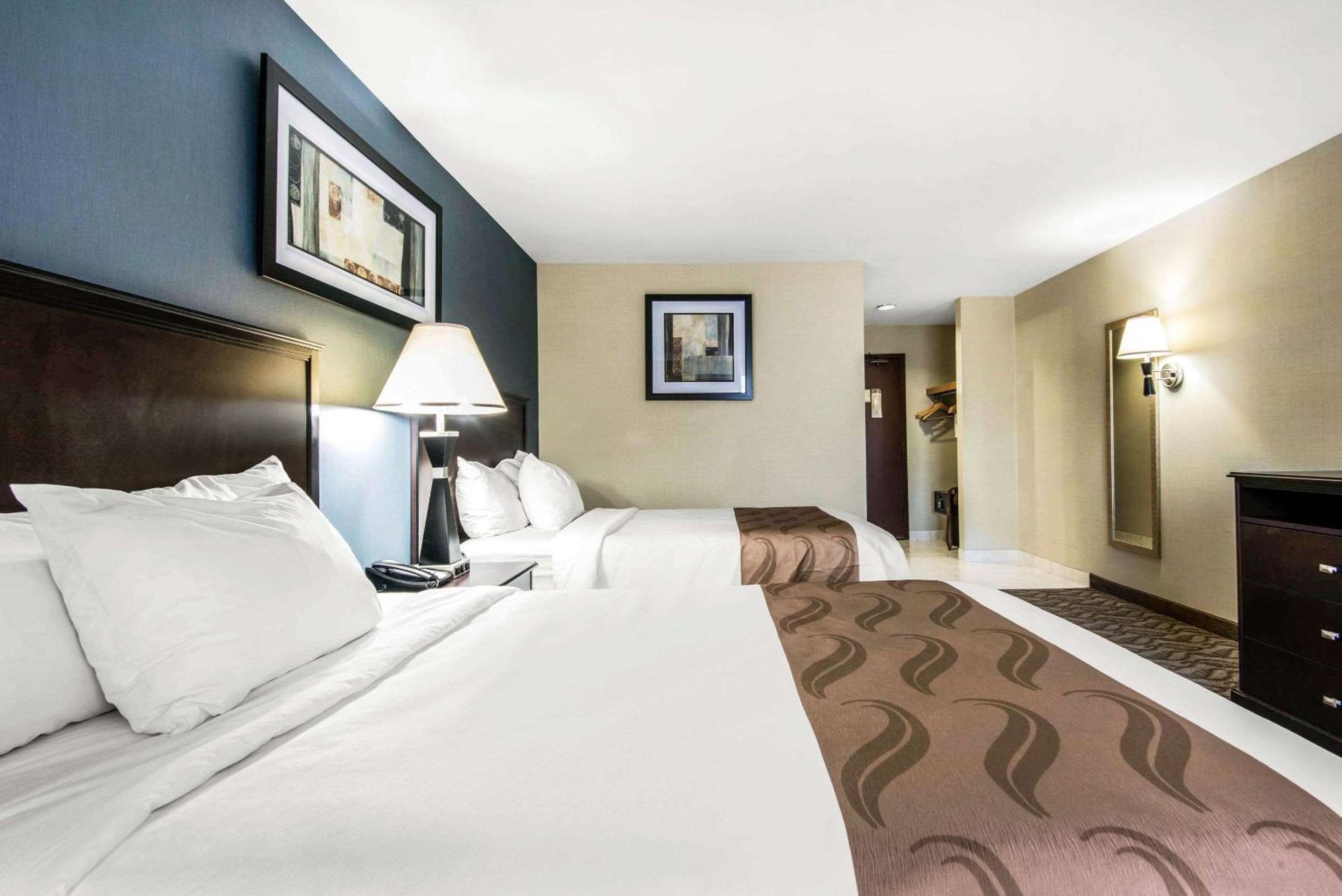 Standard Room with Two Double Beds - Non-Smoking - Photo 3