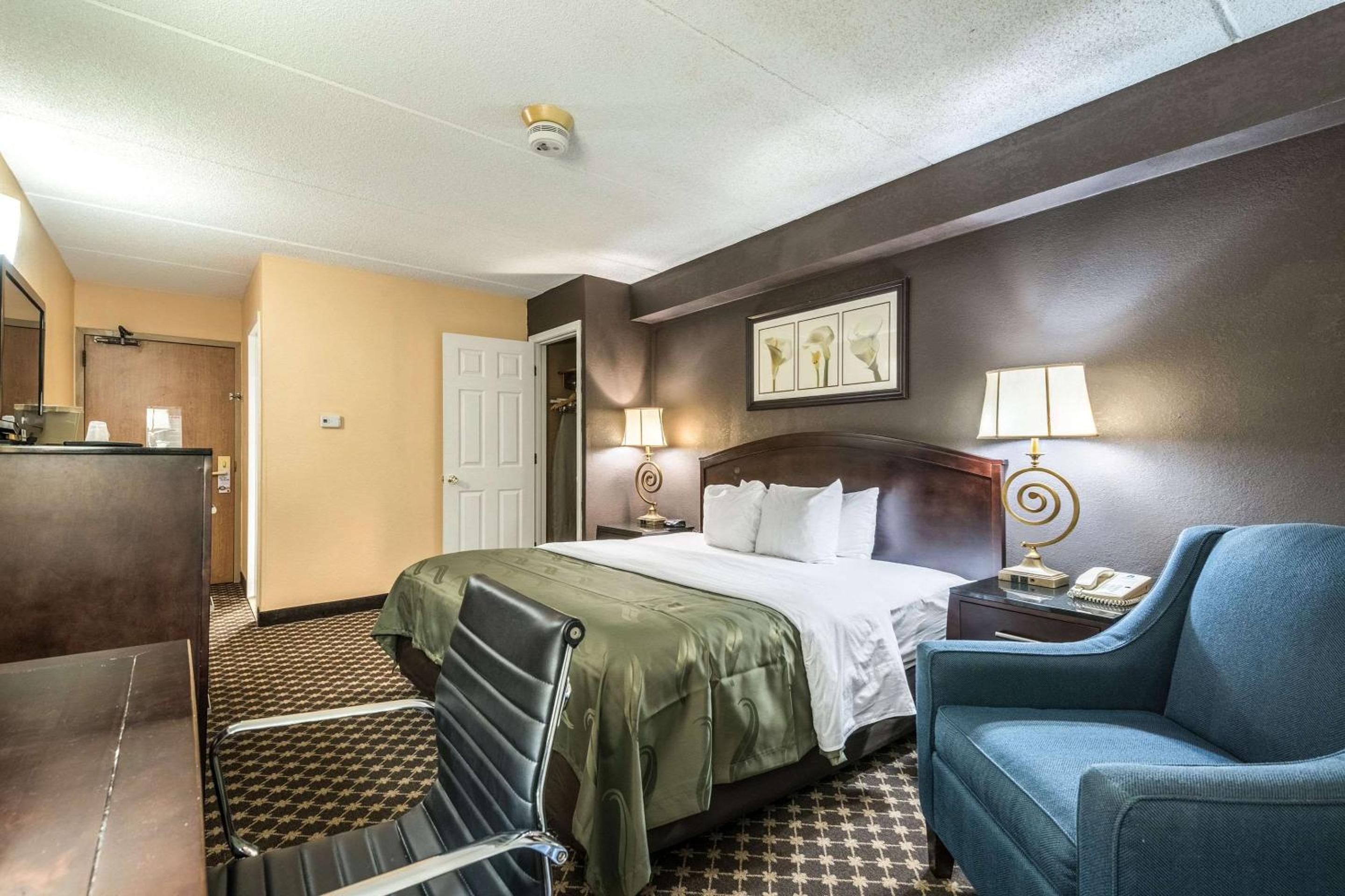 King Room - Disability Access/Non-Smoking - Photo 5