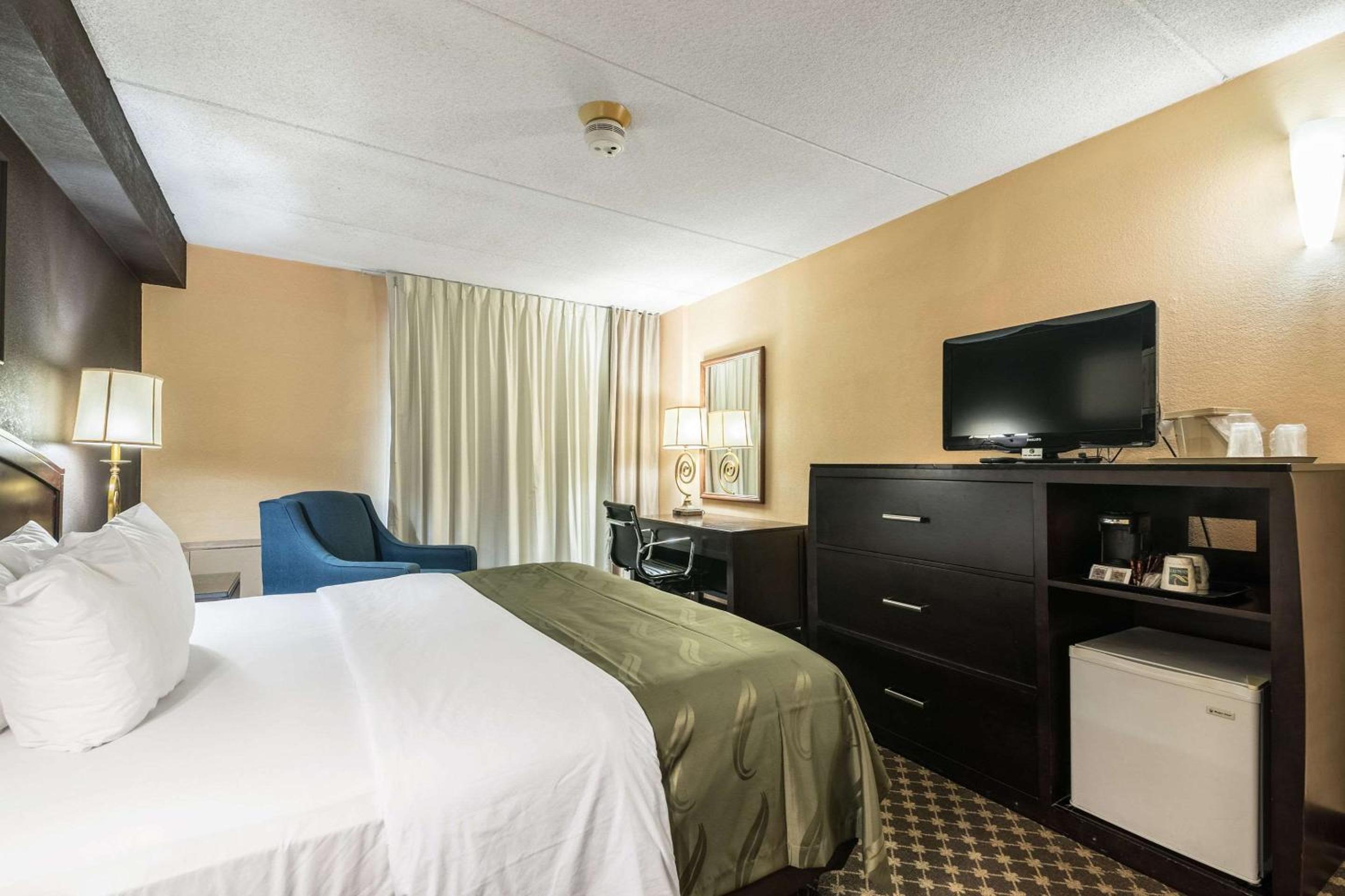 King Room - Disability Access/Non-Smoking - Photo 4