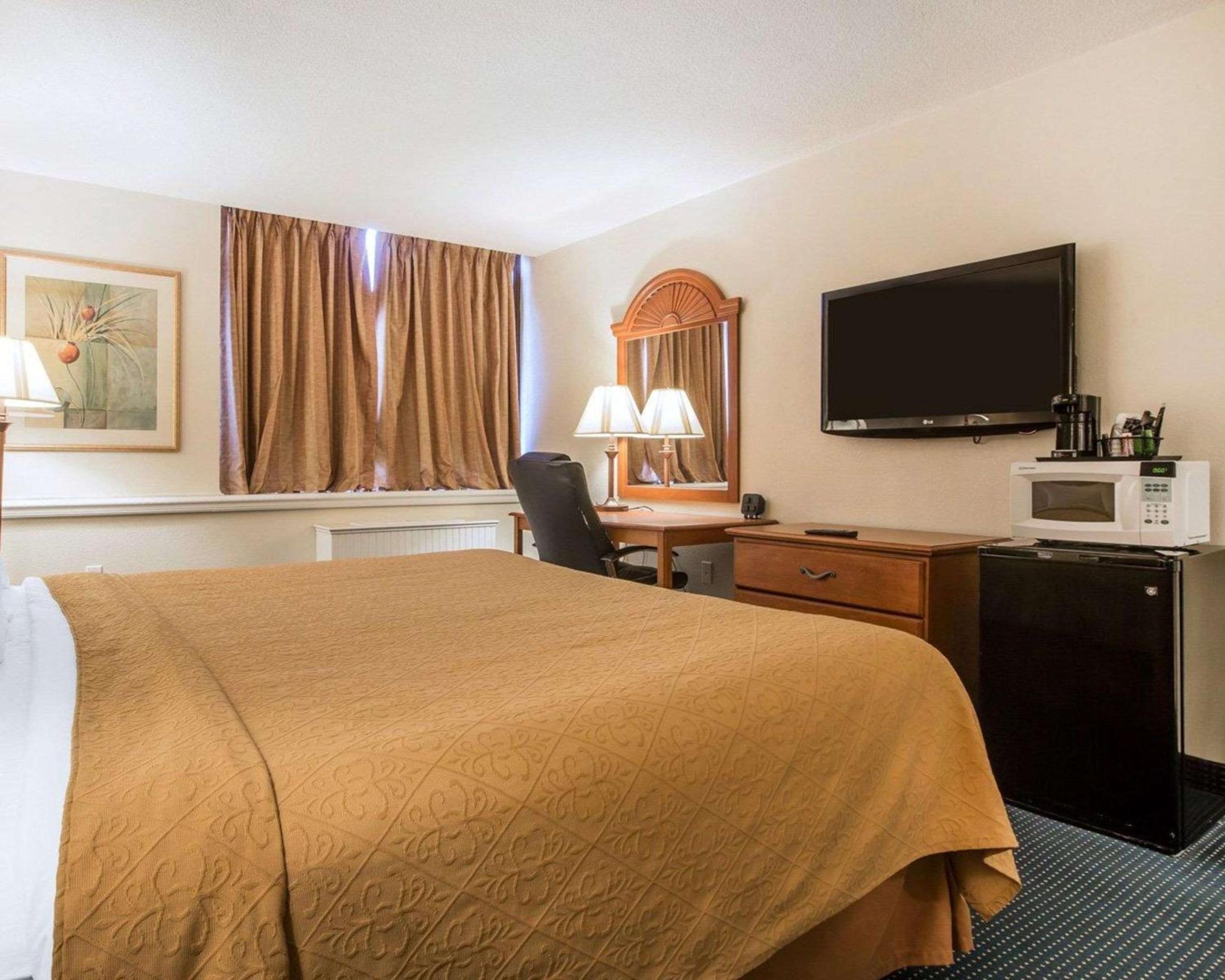 King Room - Non-Smoking photo 1