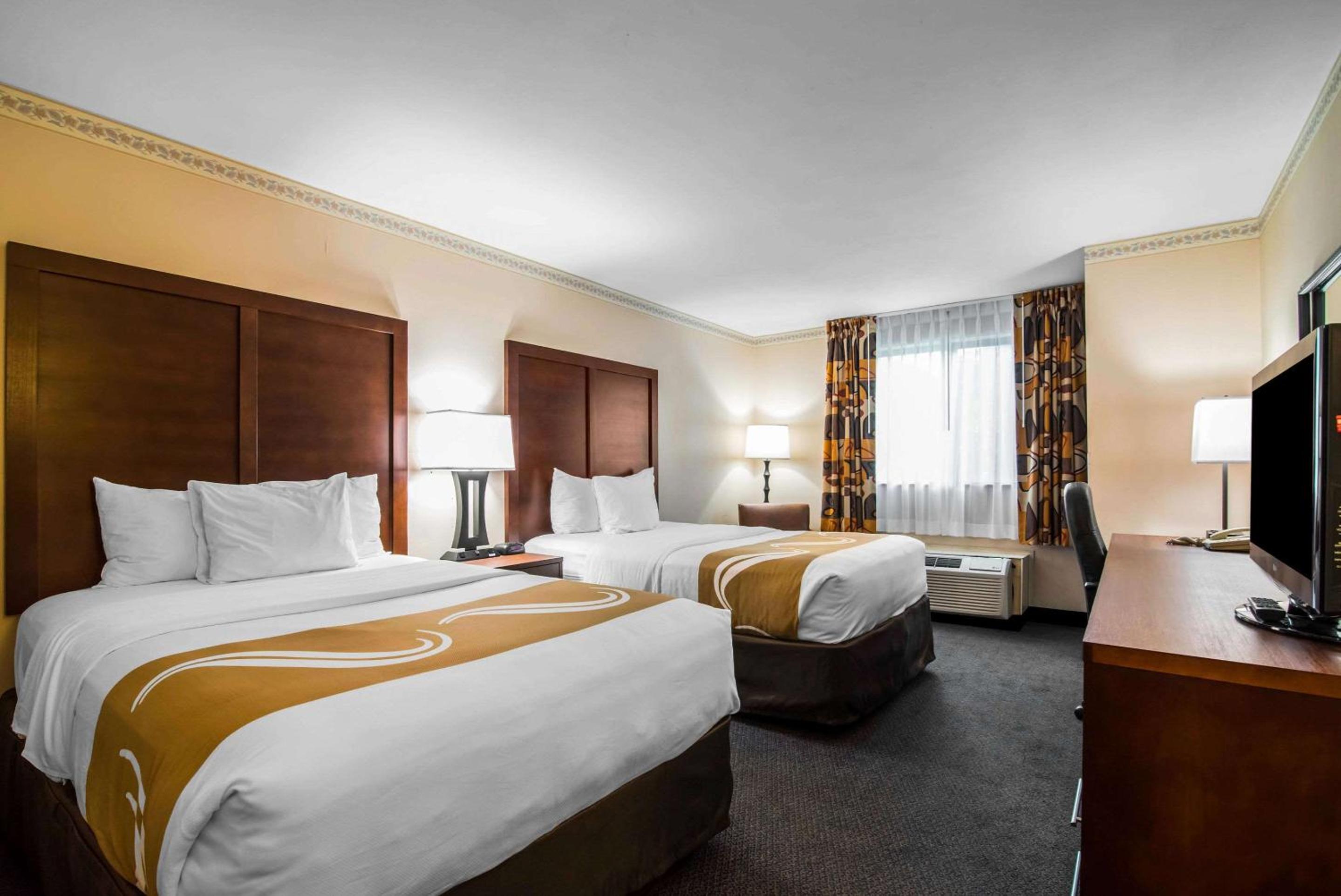Double Room with Two Double Beds - Non-Smoking - Photo 3