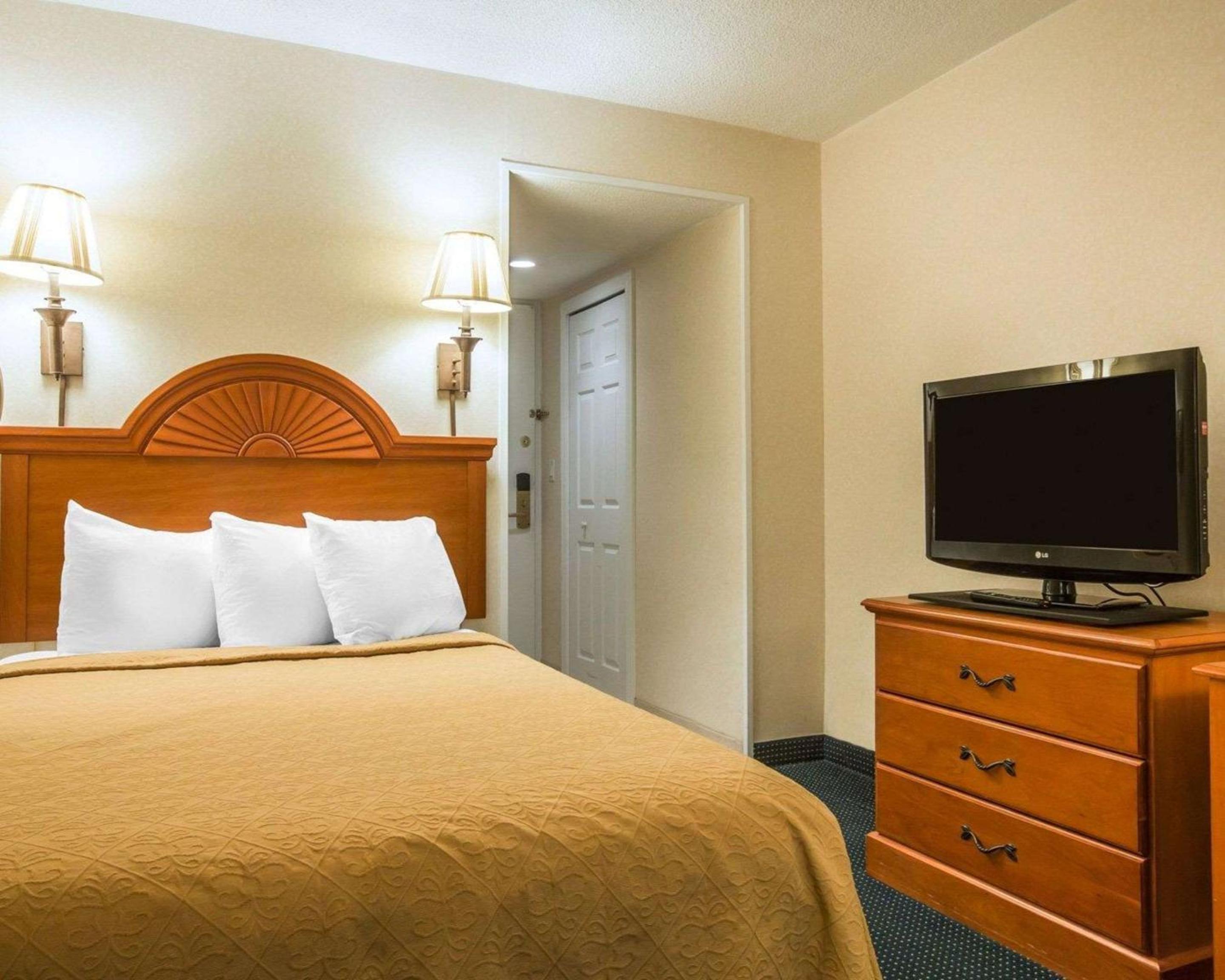 Double Room - Non-Smoking  photo 3