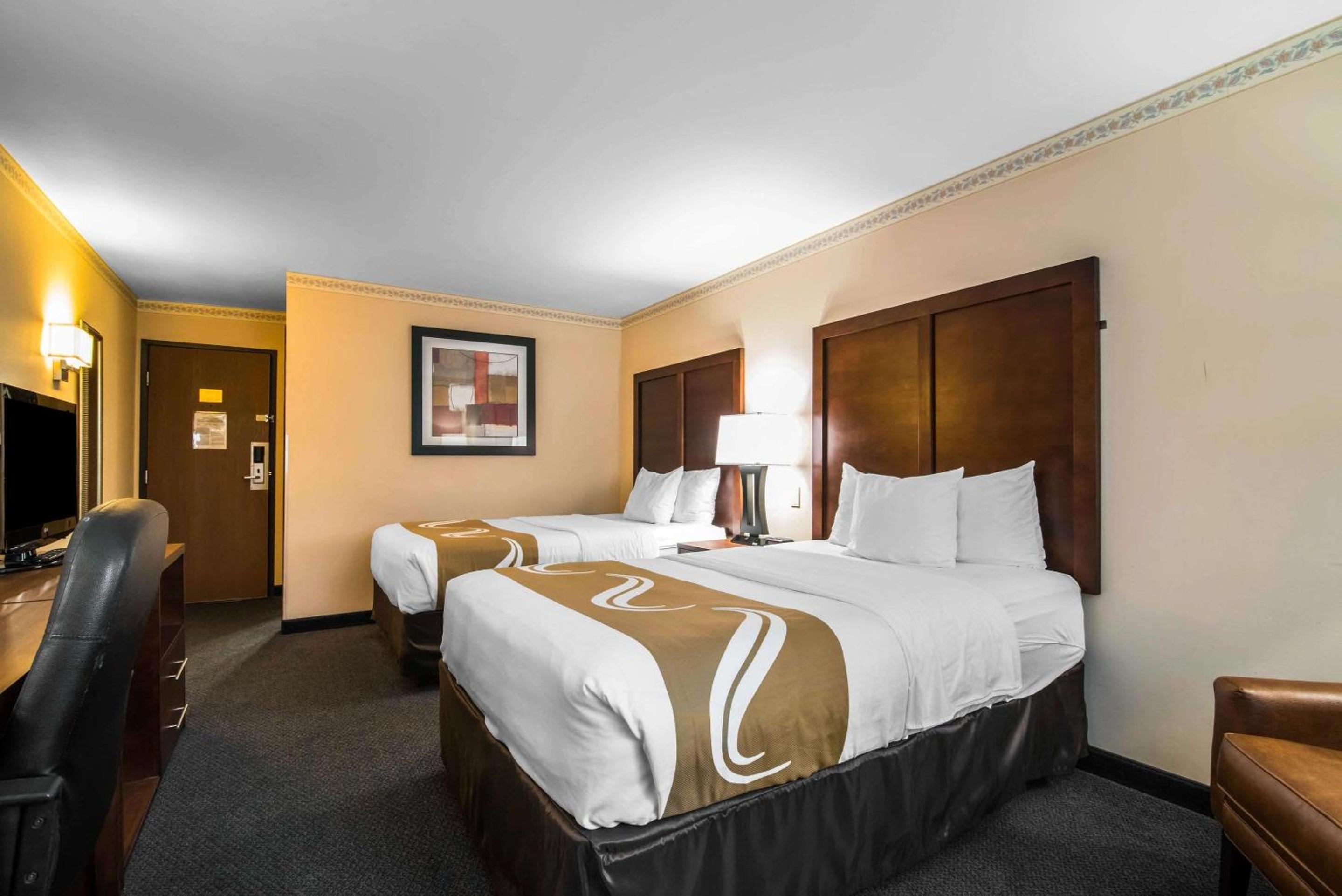 Double Room with Two Double Beds - Non-Smoking - Photo 4