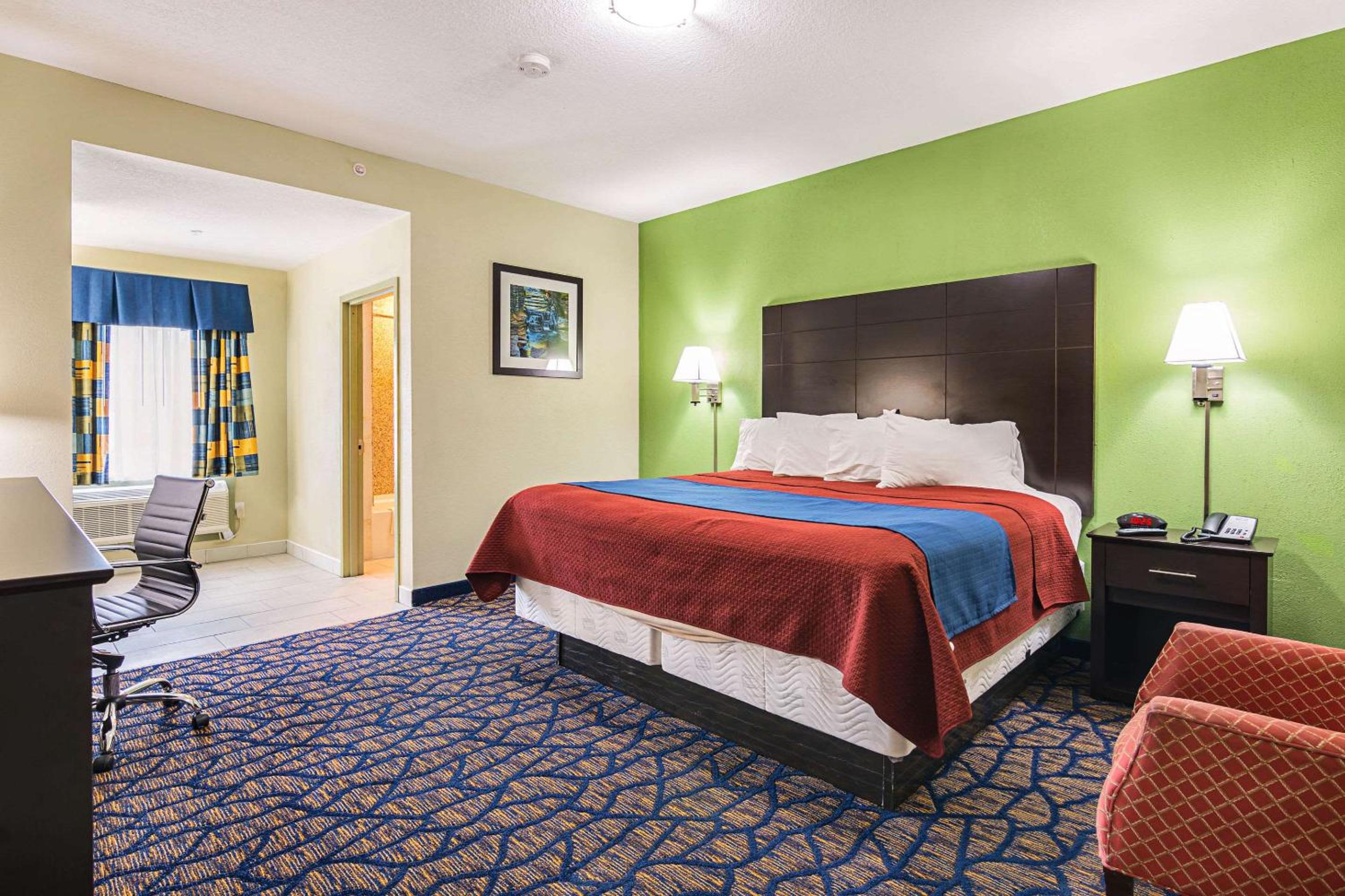 Deluxe King Room