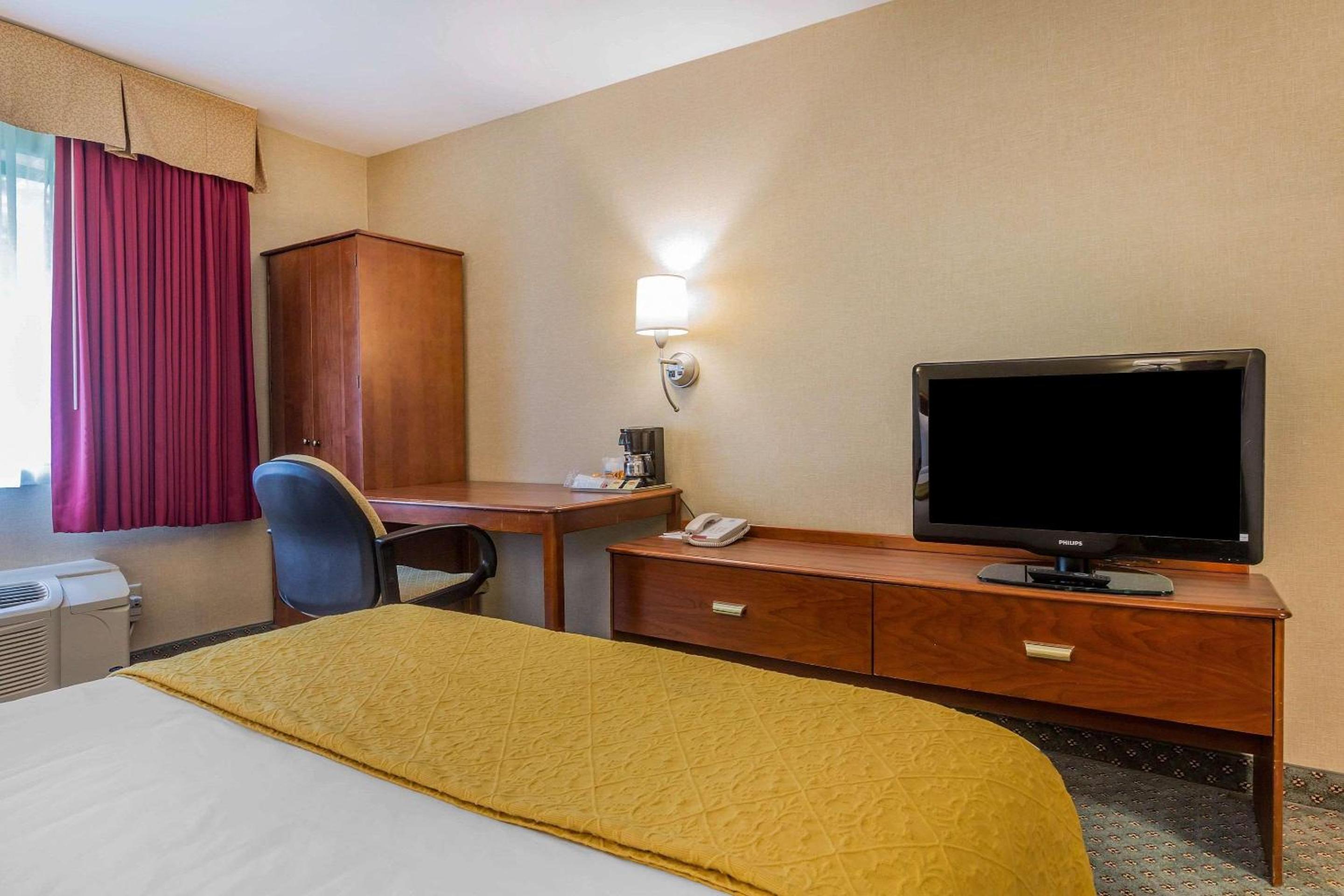 Double Room with Two Double Beds - Non-Smoking - Photo 6