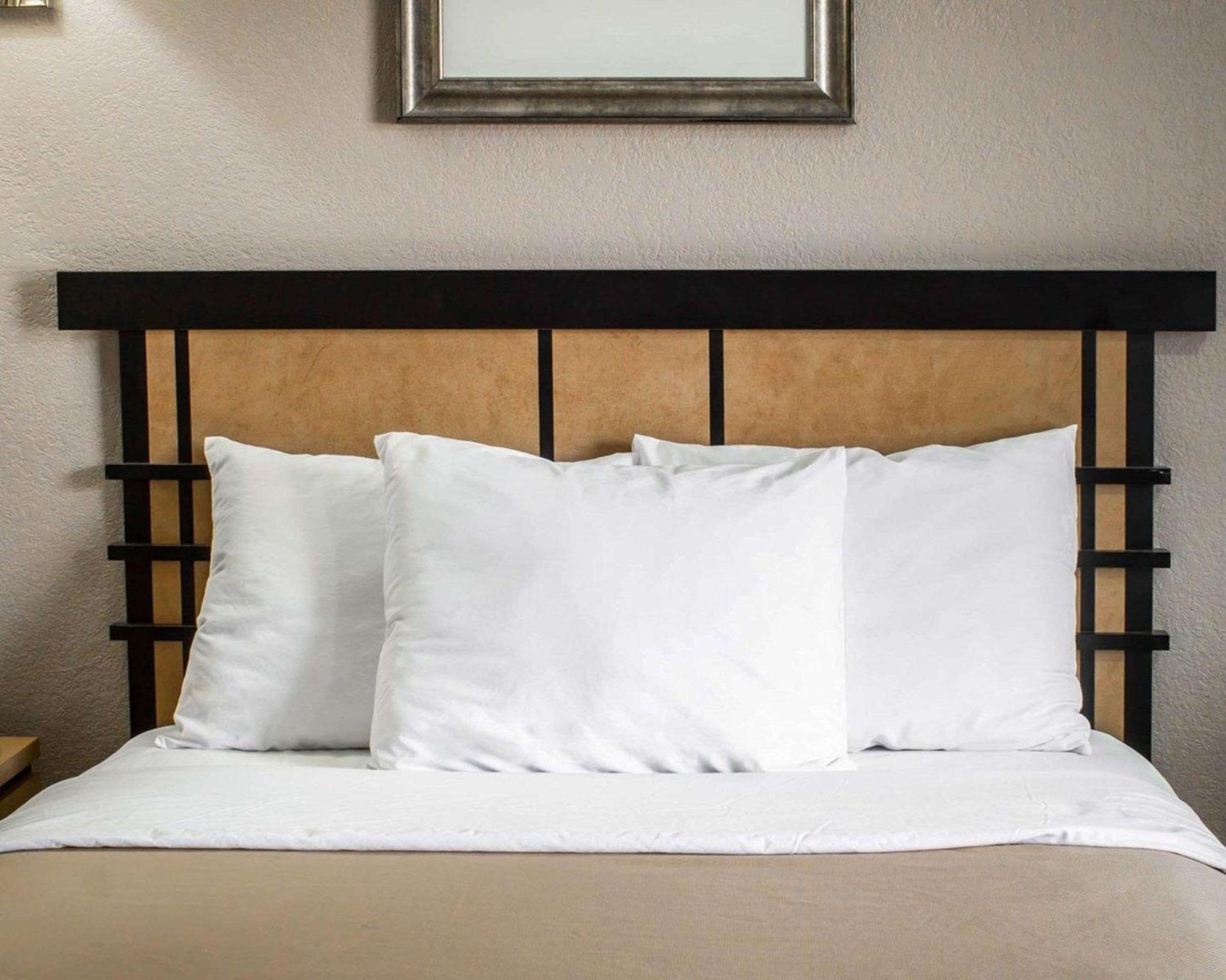 Double Room with Two Double Beds - Smoking photo 2
