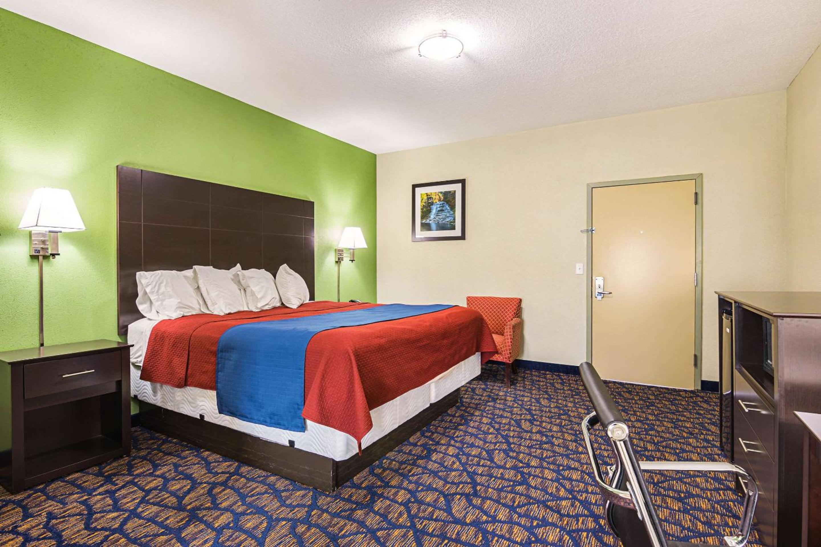 Standard King Room