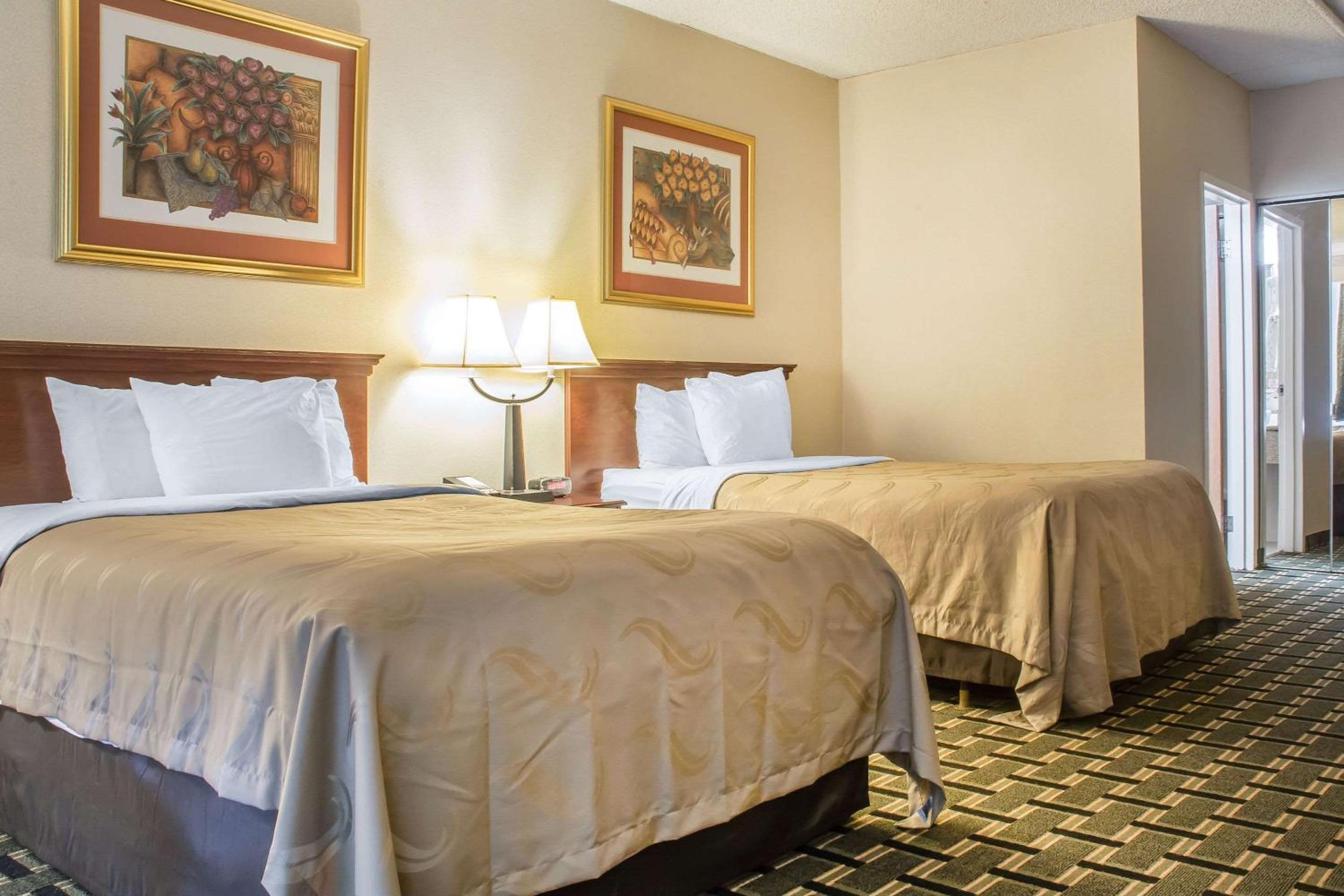 Double Room with Two Double Beds - Non-Smoking - Photo 1
