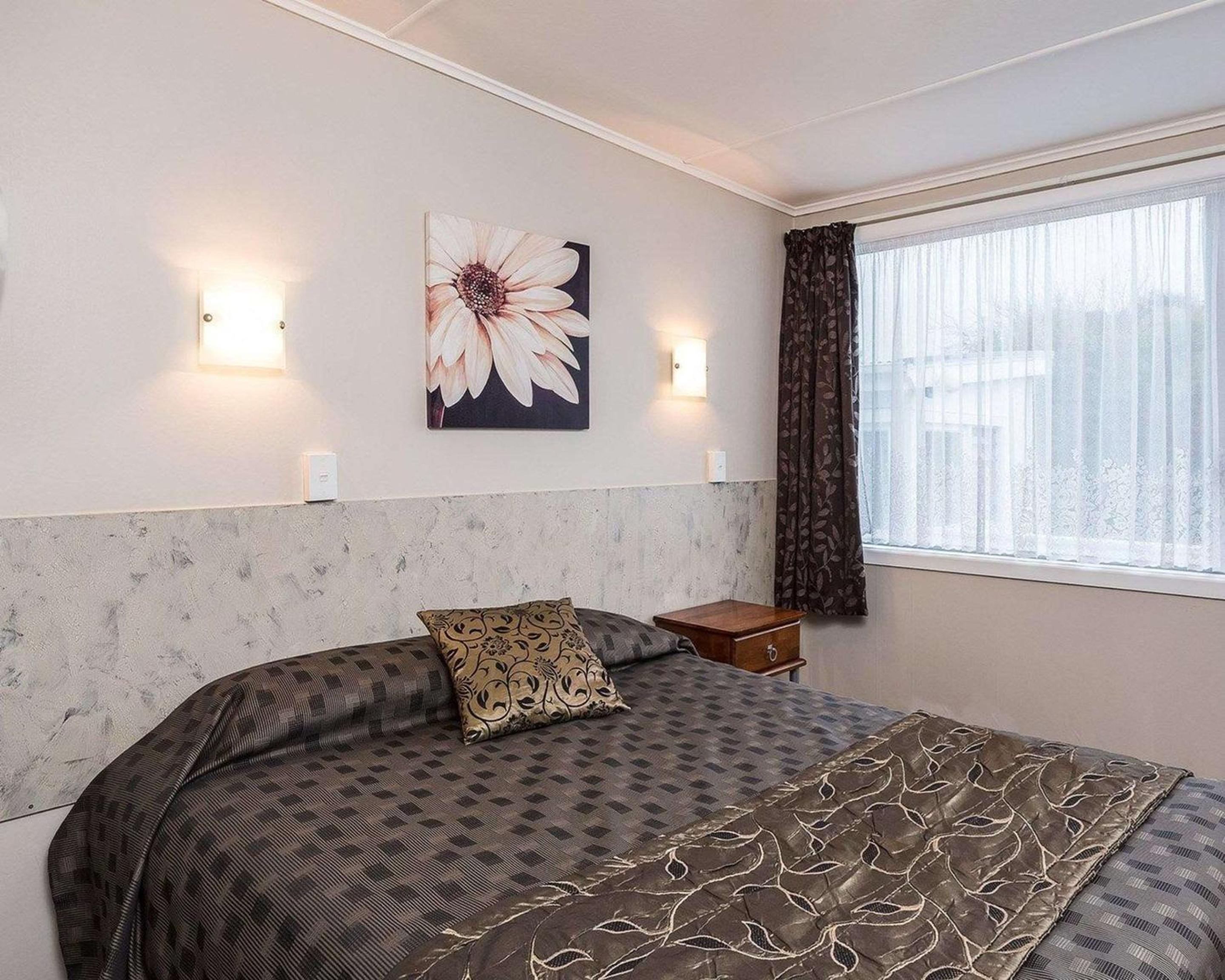 Standard Queen Suite - Photo 2