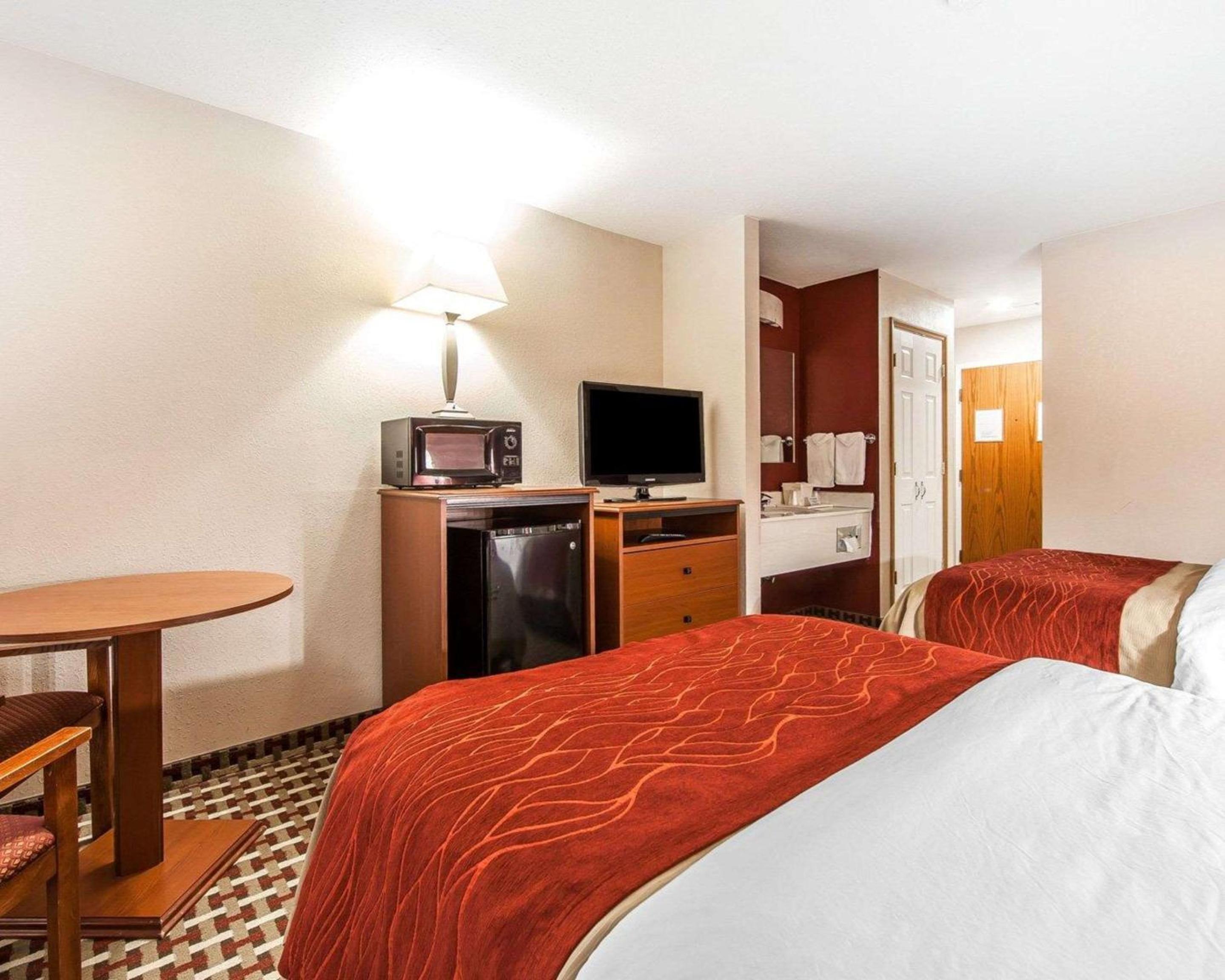Double Room with Two Double Beds - Non-Smoking - Photo 1