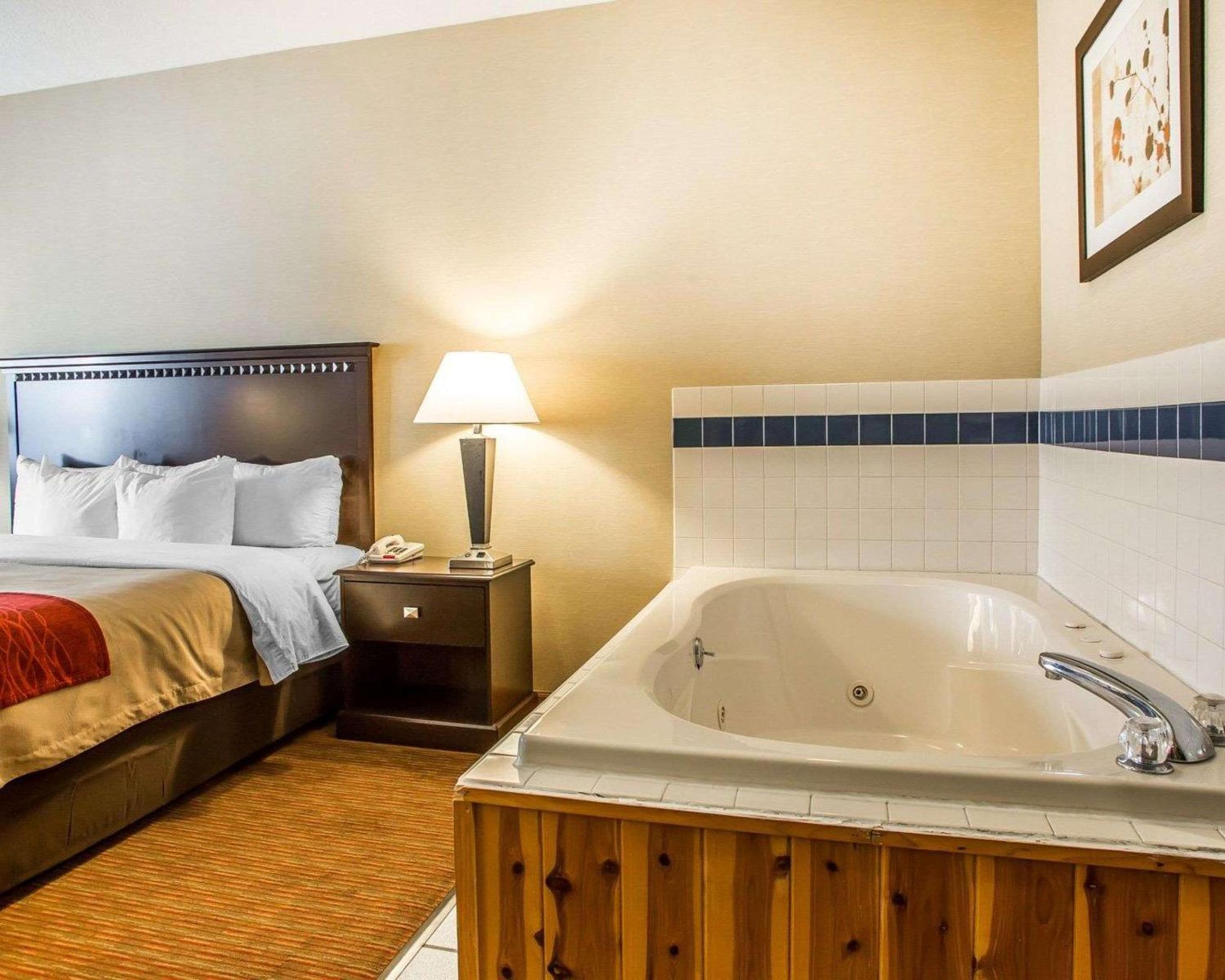 King Room with Spa Bath - Non-Smoking - Photo 1