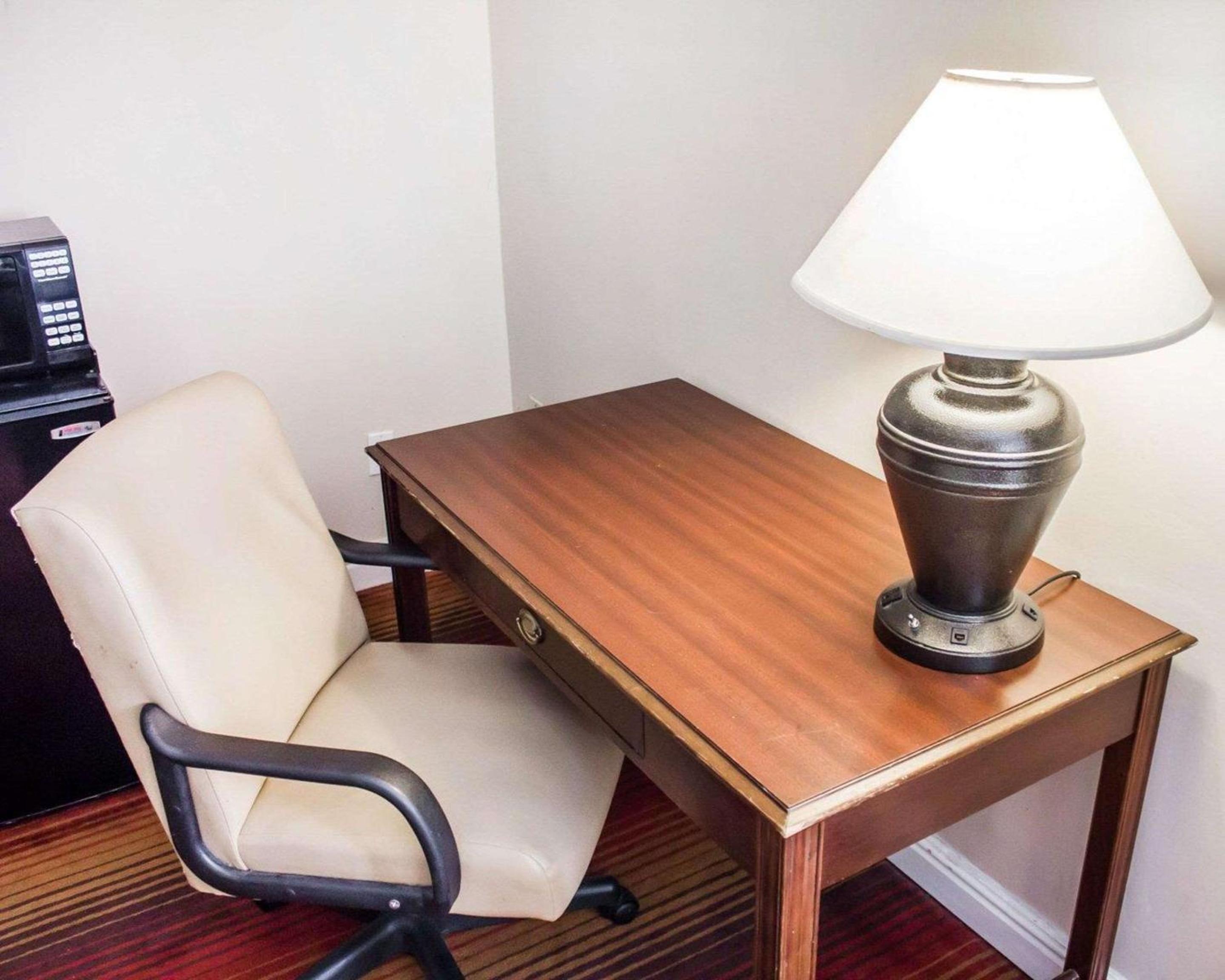 Executive King Room - Non-Smoking - Photo 1