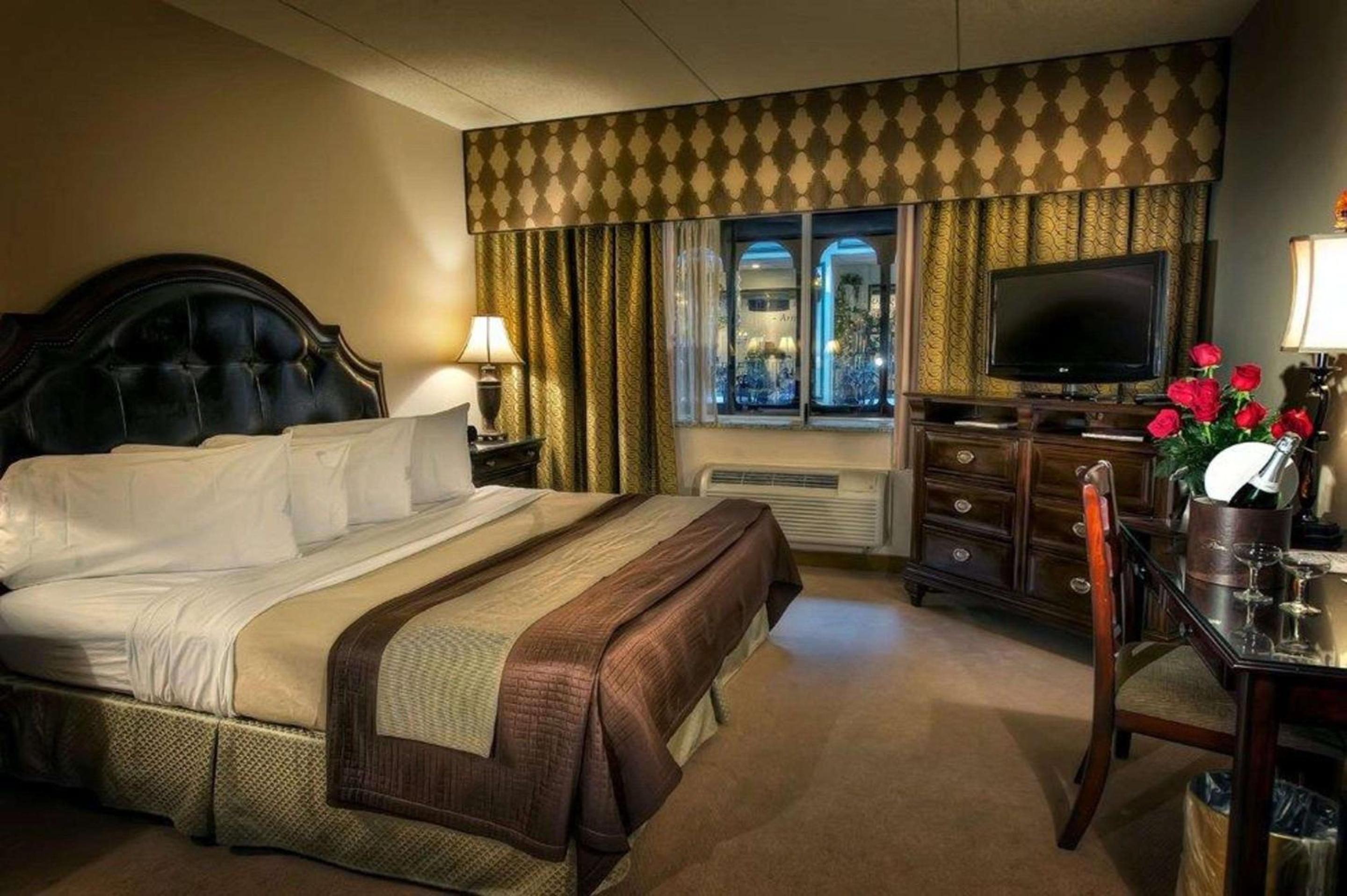 King Room - Non-Smoking - Photo 4