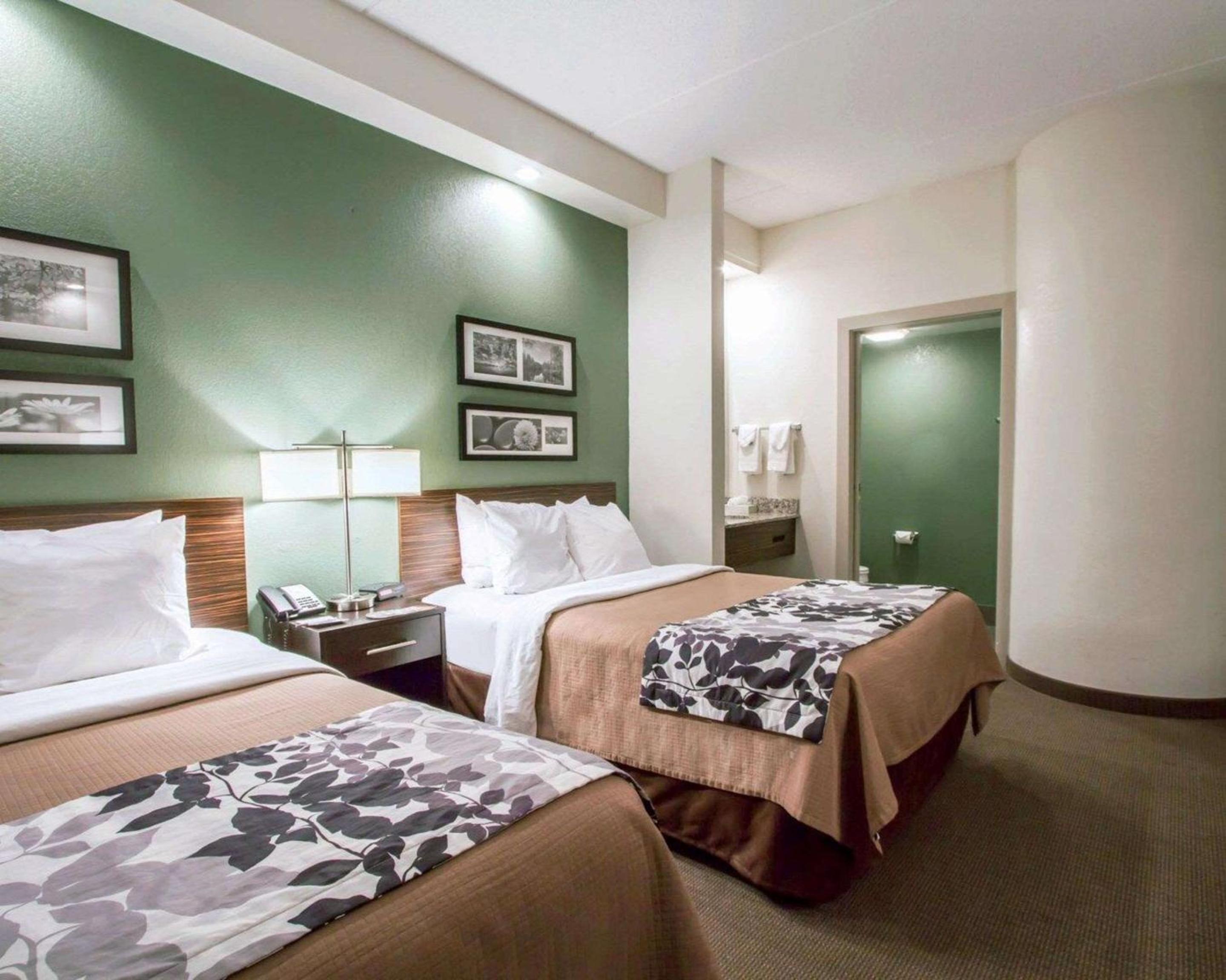 Double Room with Two Double Beds - Non-Smoking - Photo 2