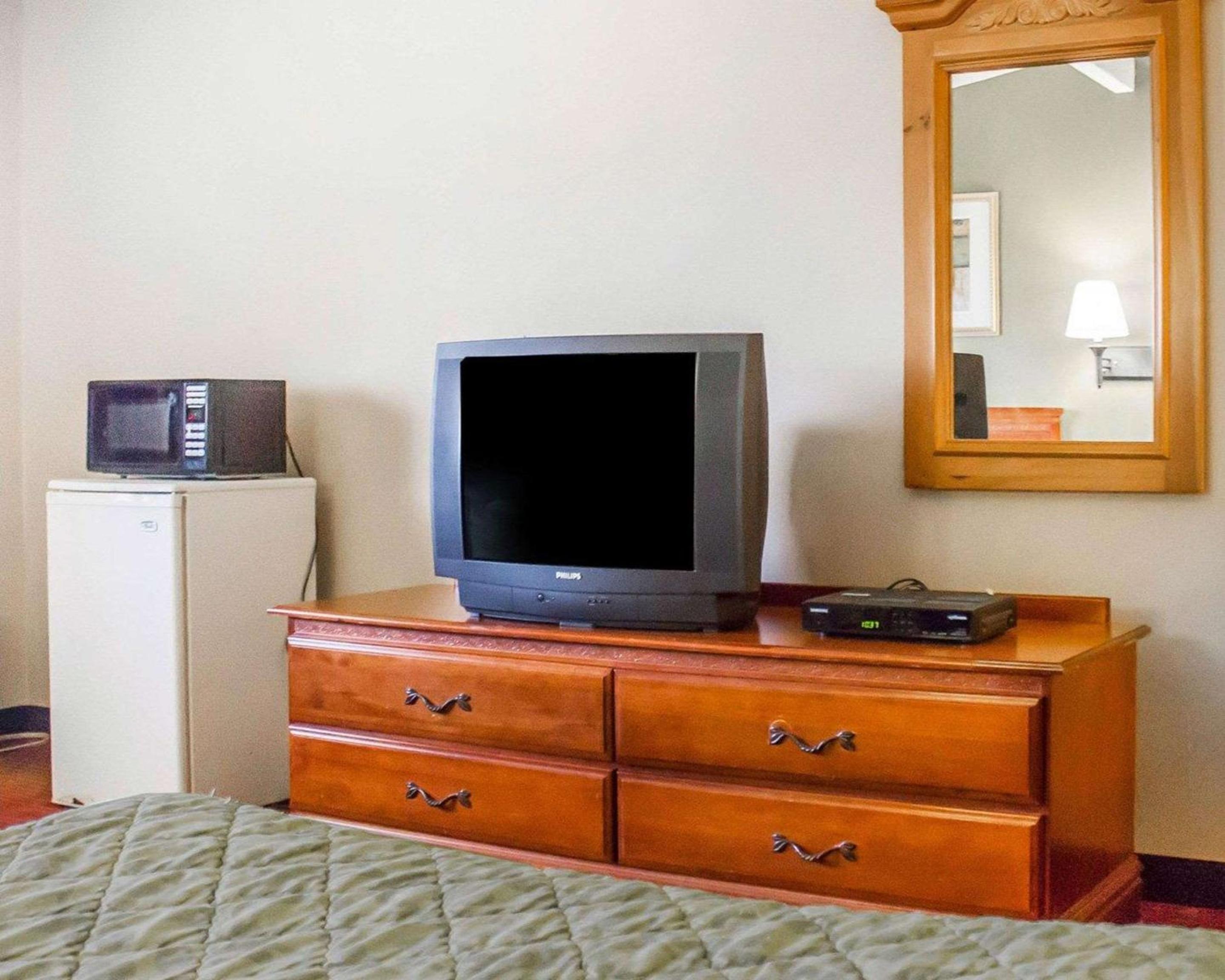 Double Room with Two Double Beds - Non-Smoking - Photo 4