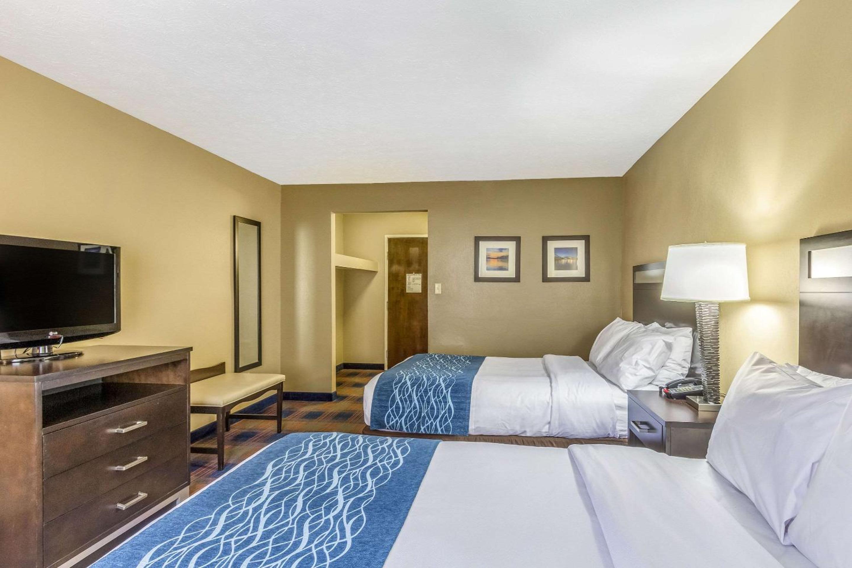 Double Room with Two Double Beds - Non-Smoking - Photo 1