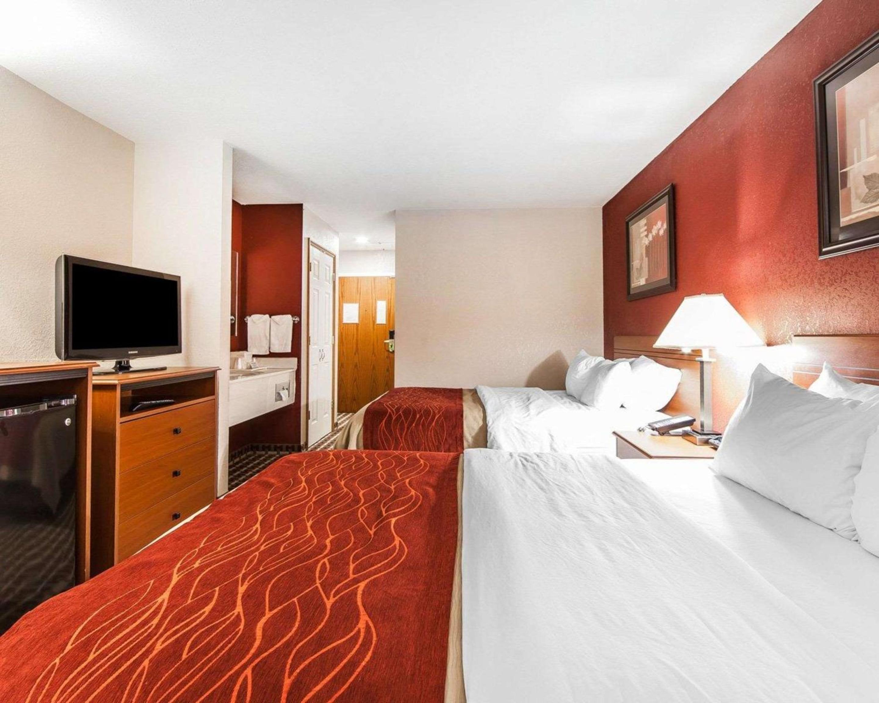 Double Room with Two Double Beds - Non-Smoking - Photo 2