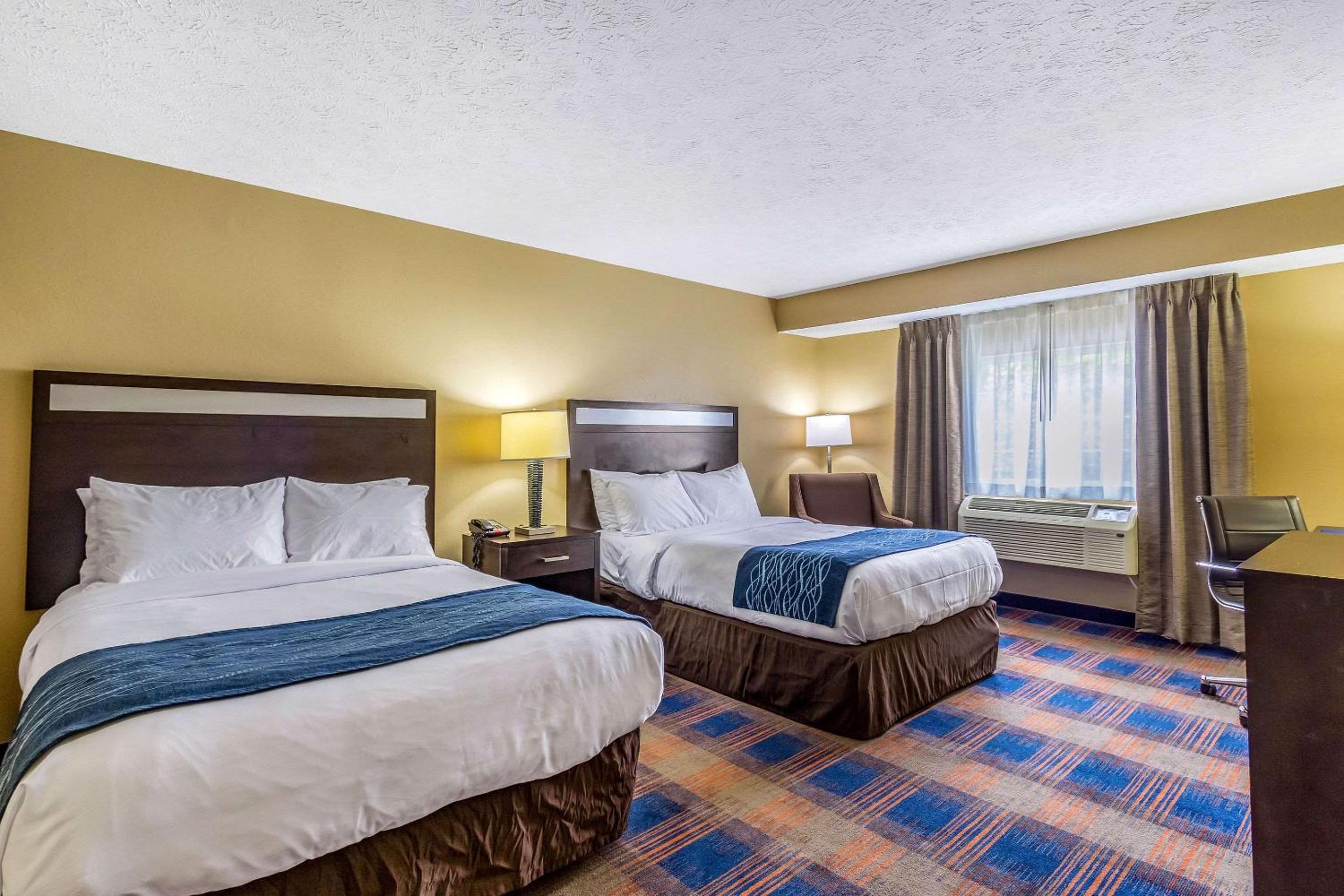 Double Room with Two Double Beds - Non-Smoking - Photo 2
