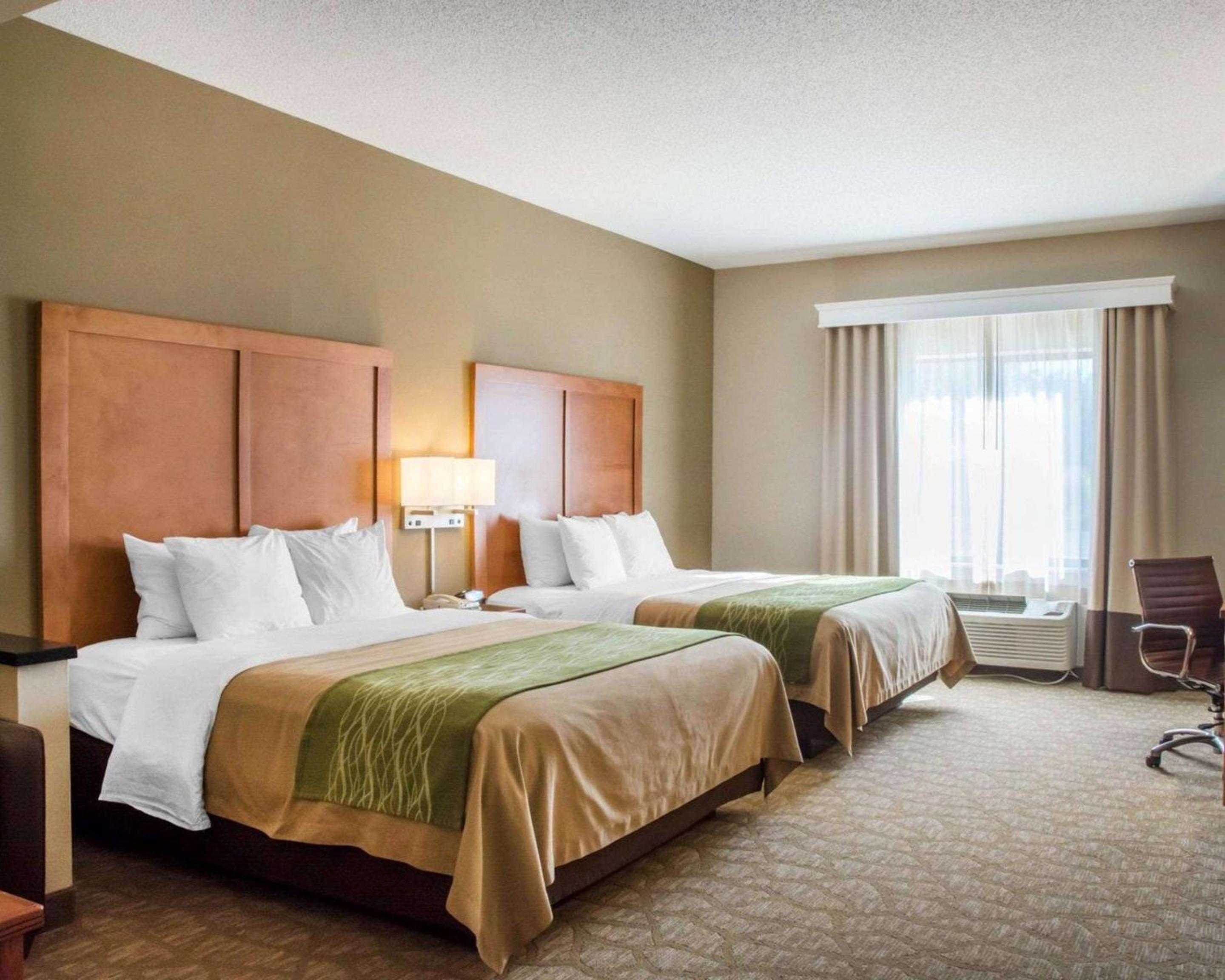Suite with Two Queen Beds Upgrade - Accessible/Non-Smoking - Photo 1