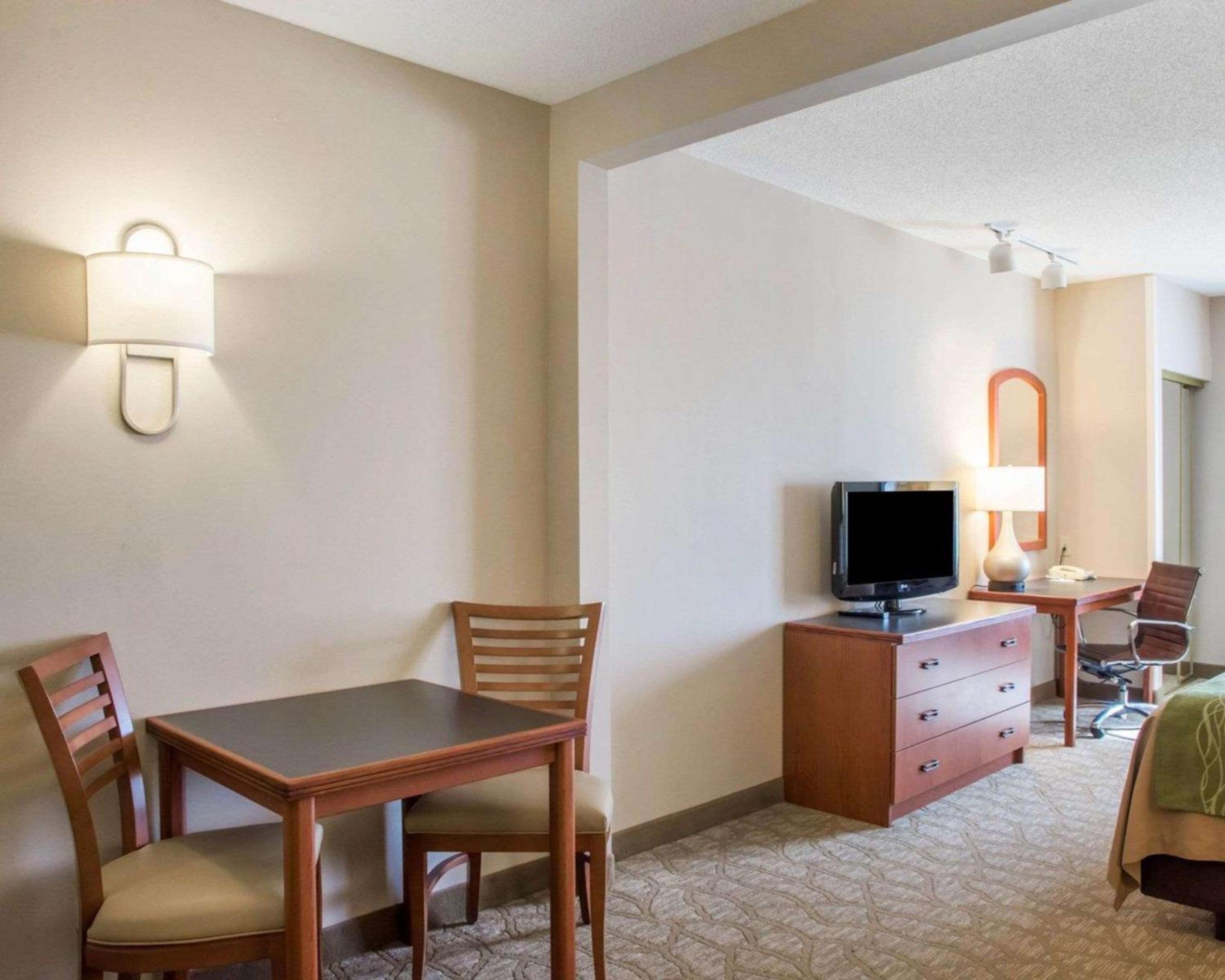 King Suite - Photo 2