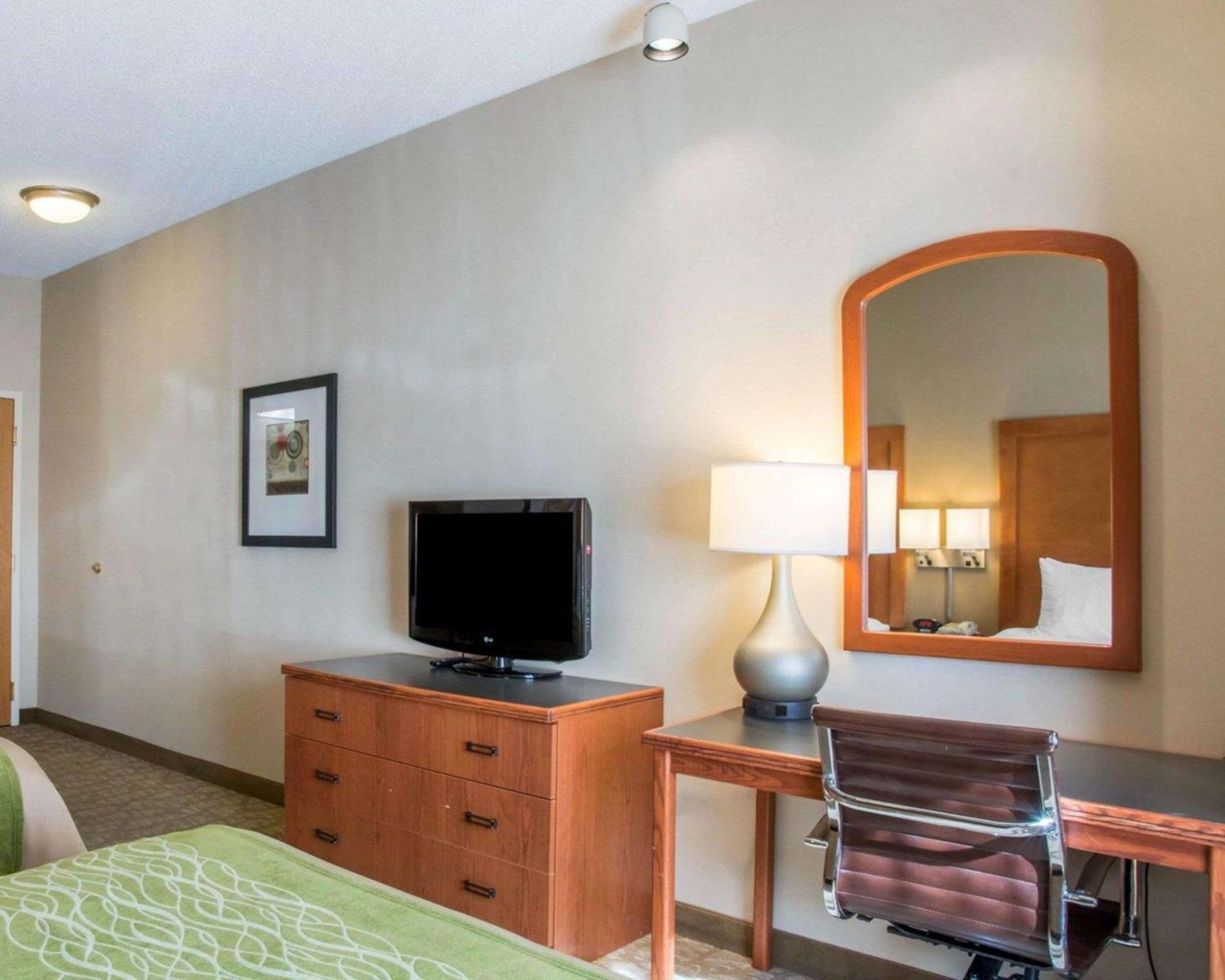 Standard Queen Room with Two Queen Beds - Photo 1