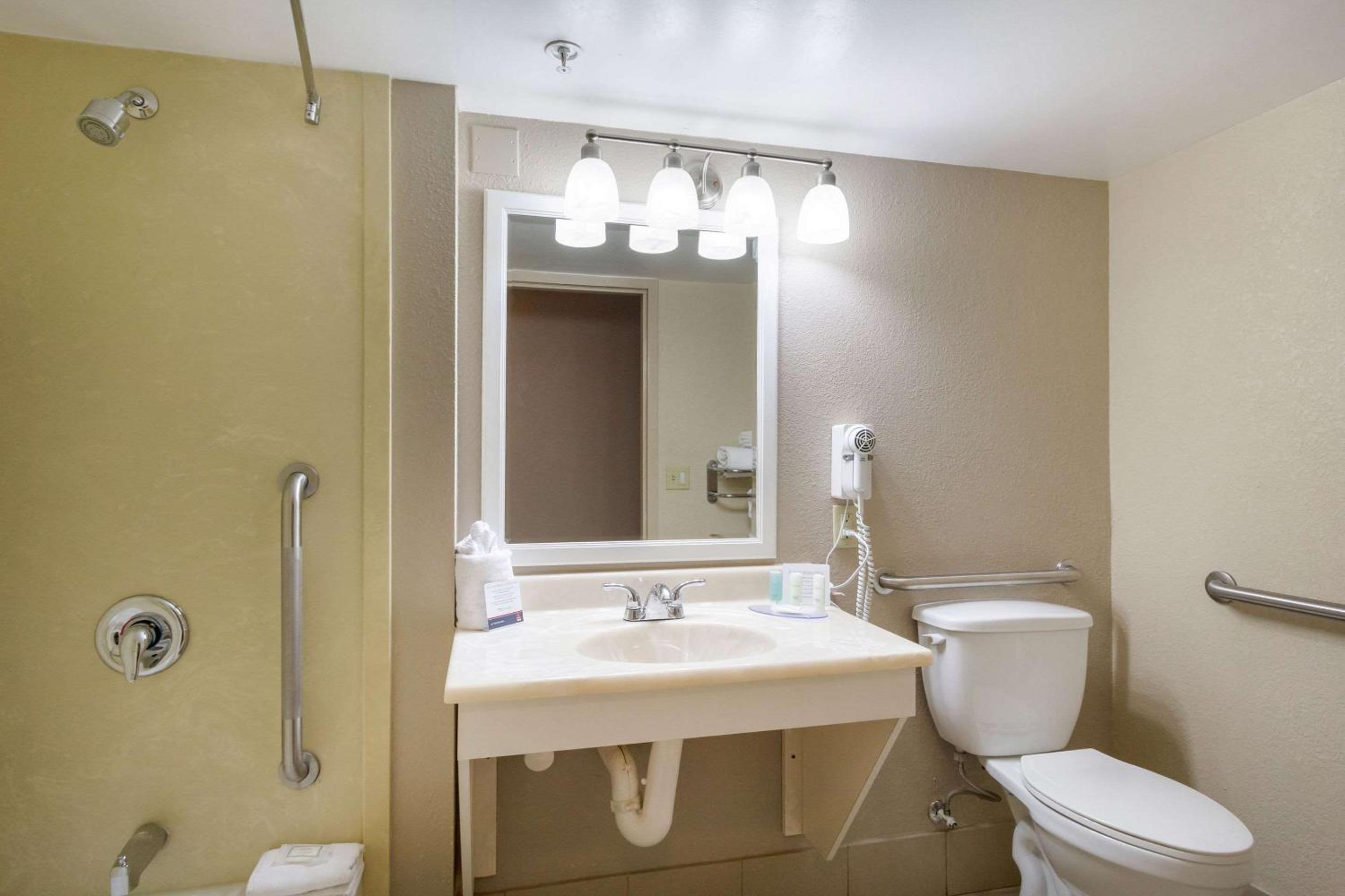King Room - Accessible/Non-Smoking