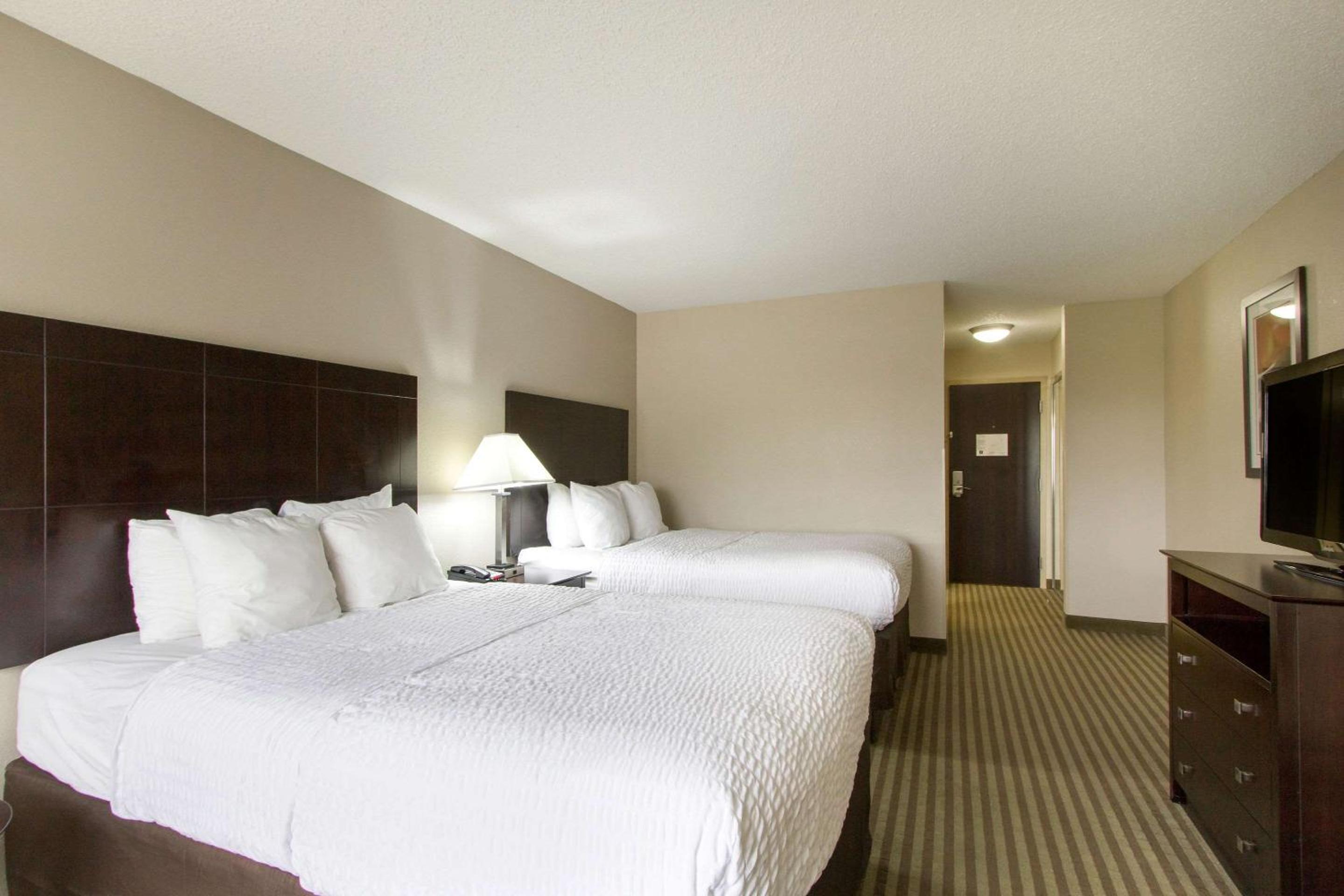 Double Room With Two Double Beds - Non-Smoking photo 2
