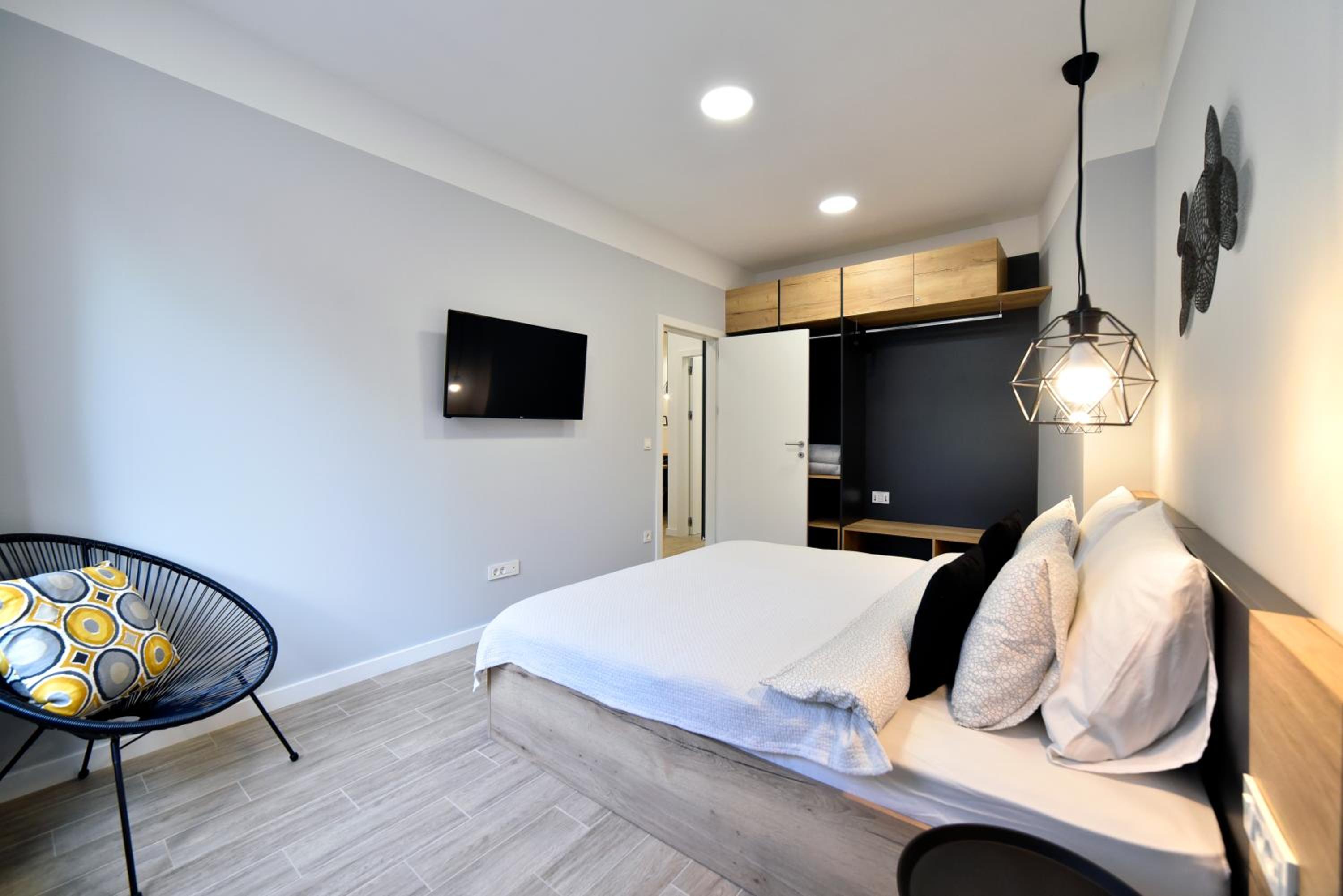 Deluxe Apartment - Photo 11