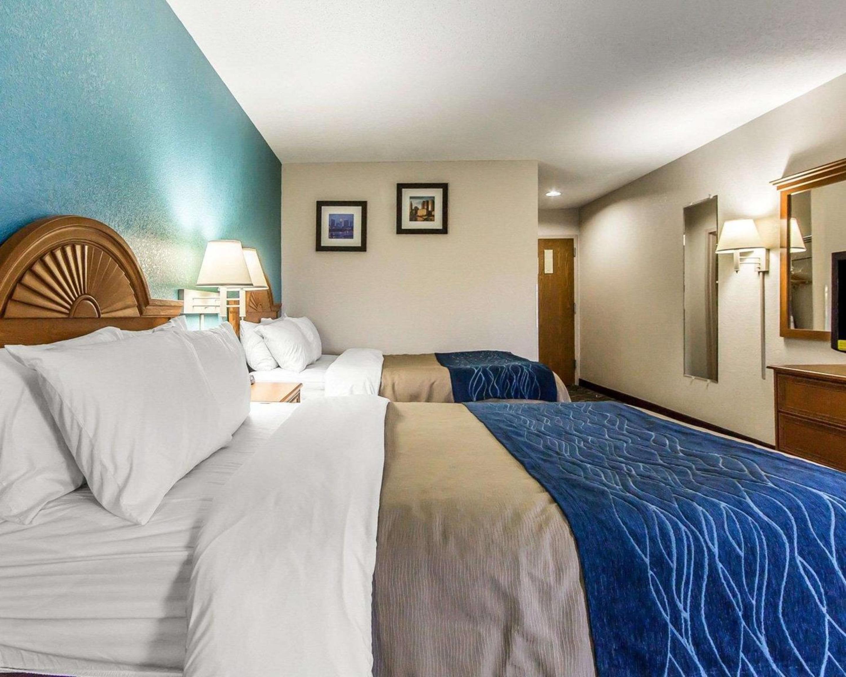 Double Room with Two Double Beds - Non-Smoking photo 3
