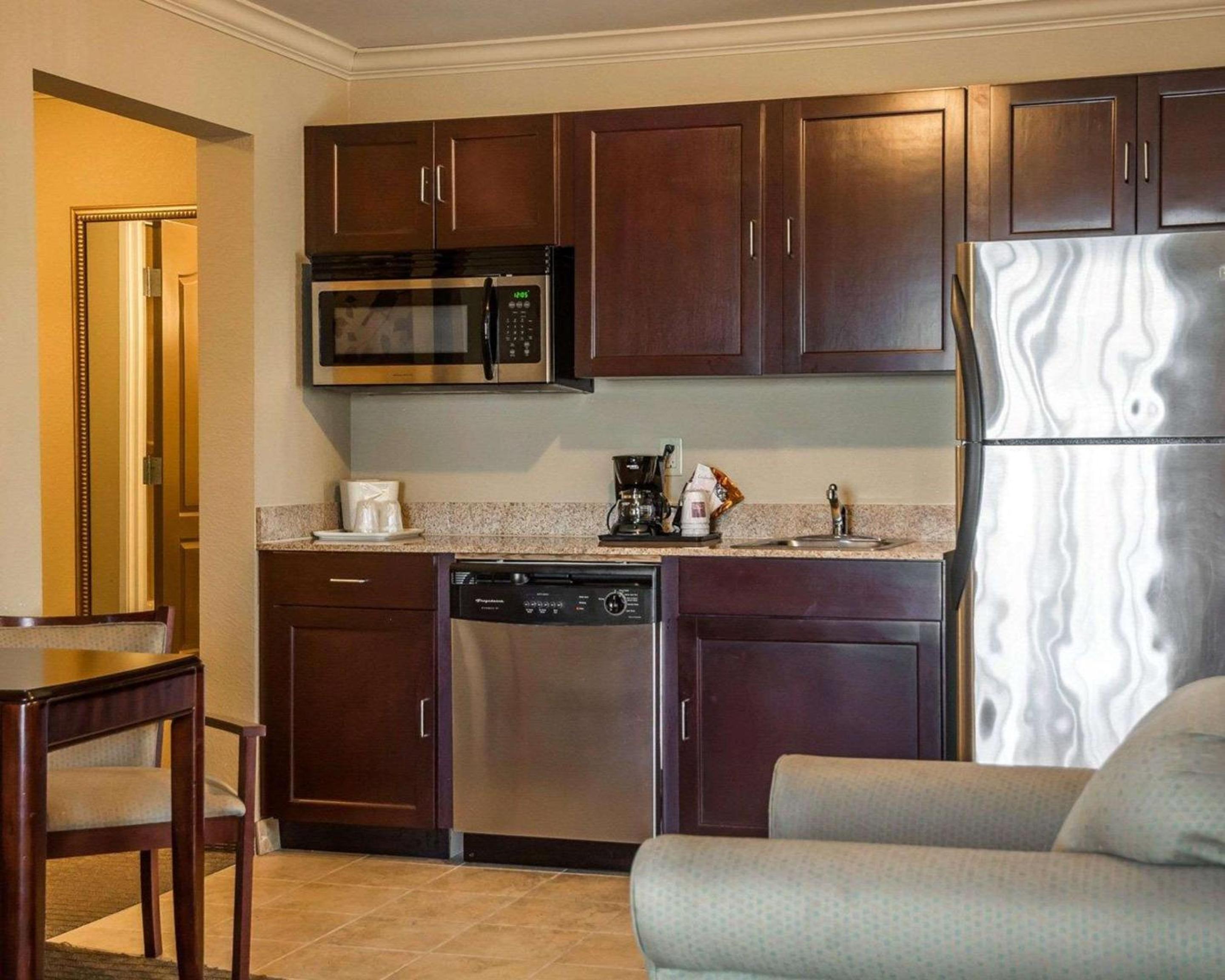 King Suite With Kitchenette photo 2