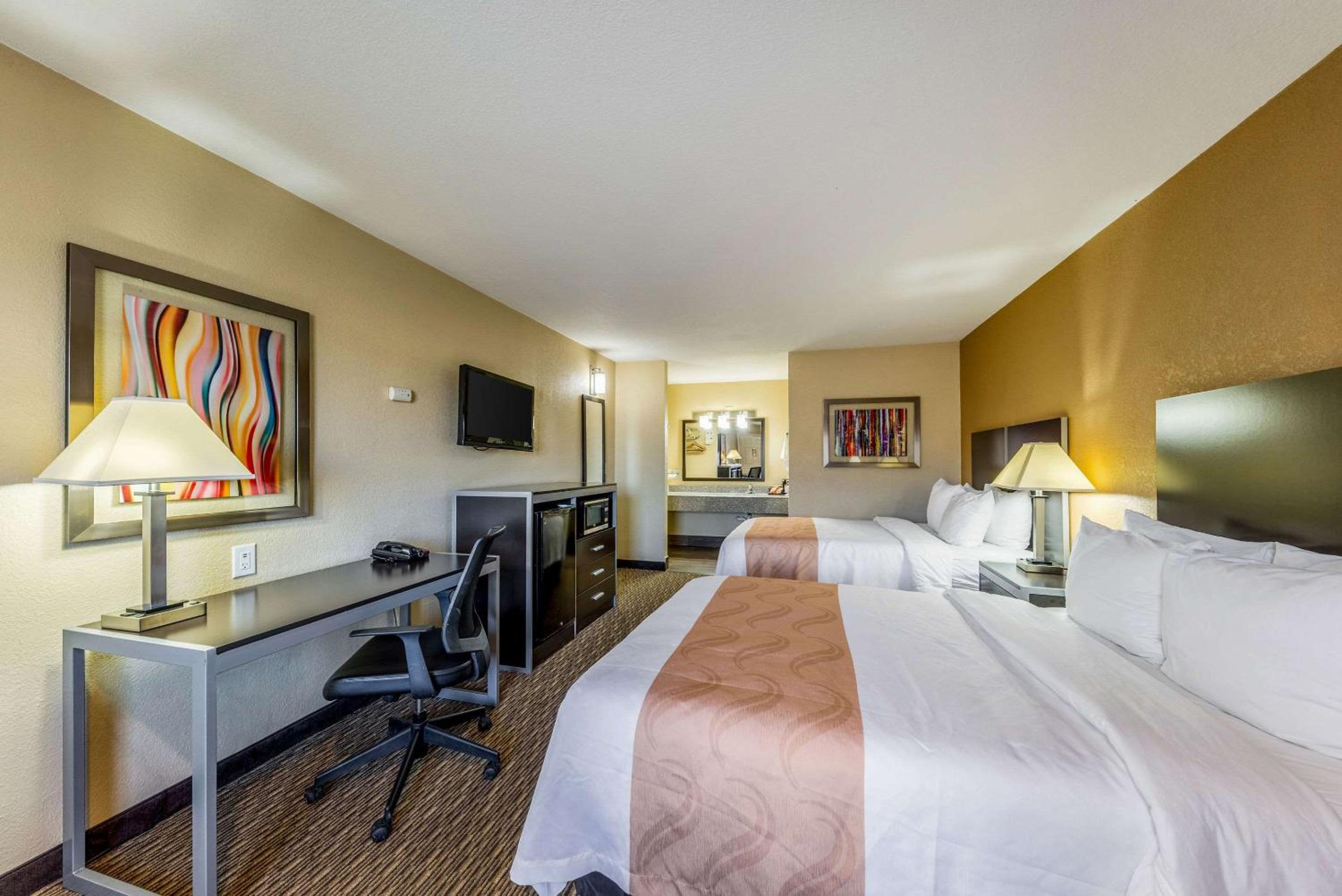 Queen Room with Two Queen Beds - Non-Smoking photo 1
