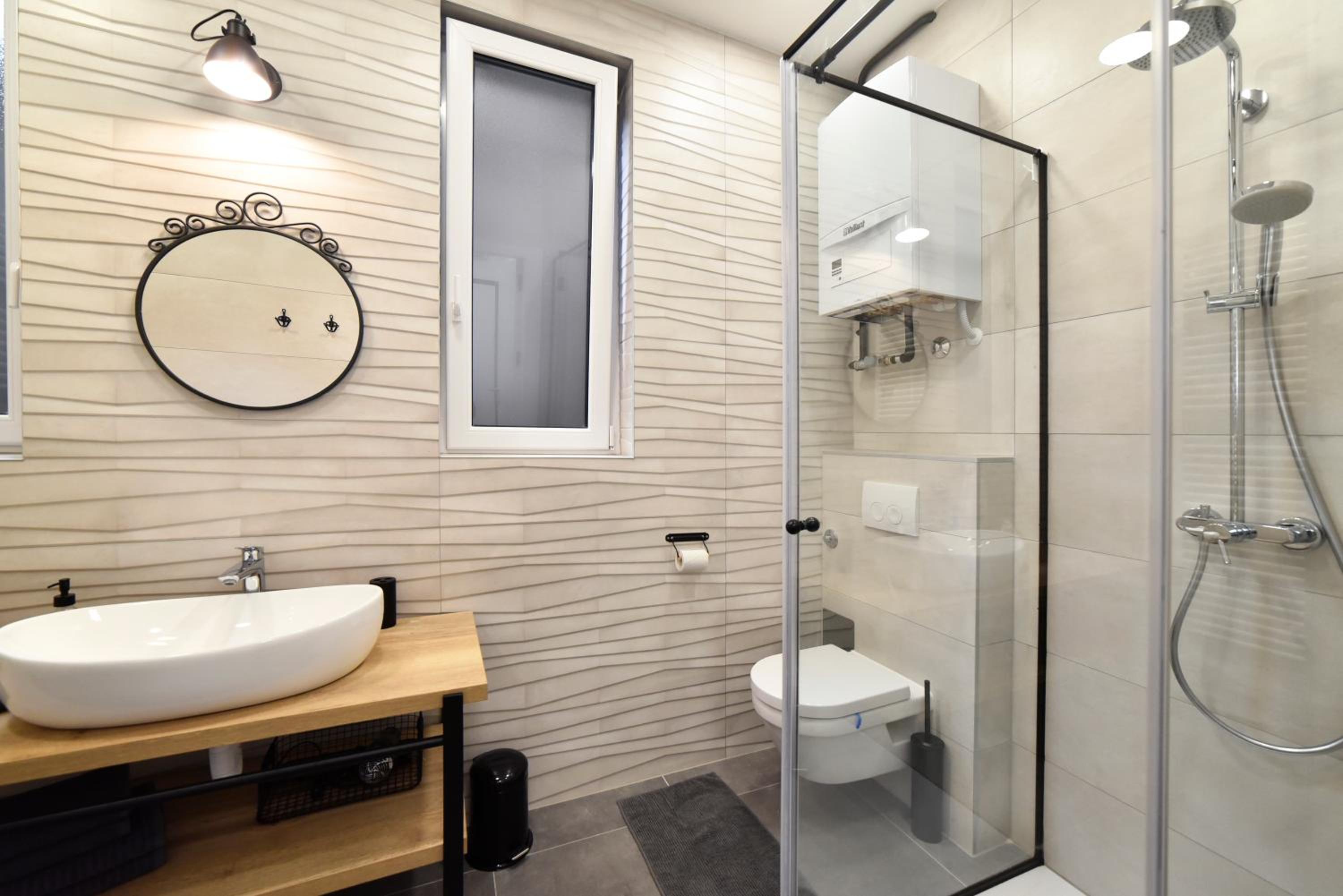 Studio Apartment - Photo 16