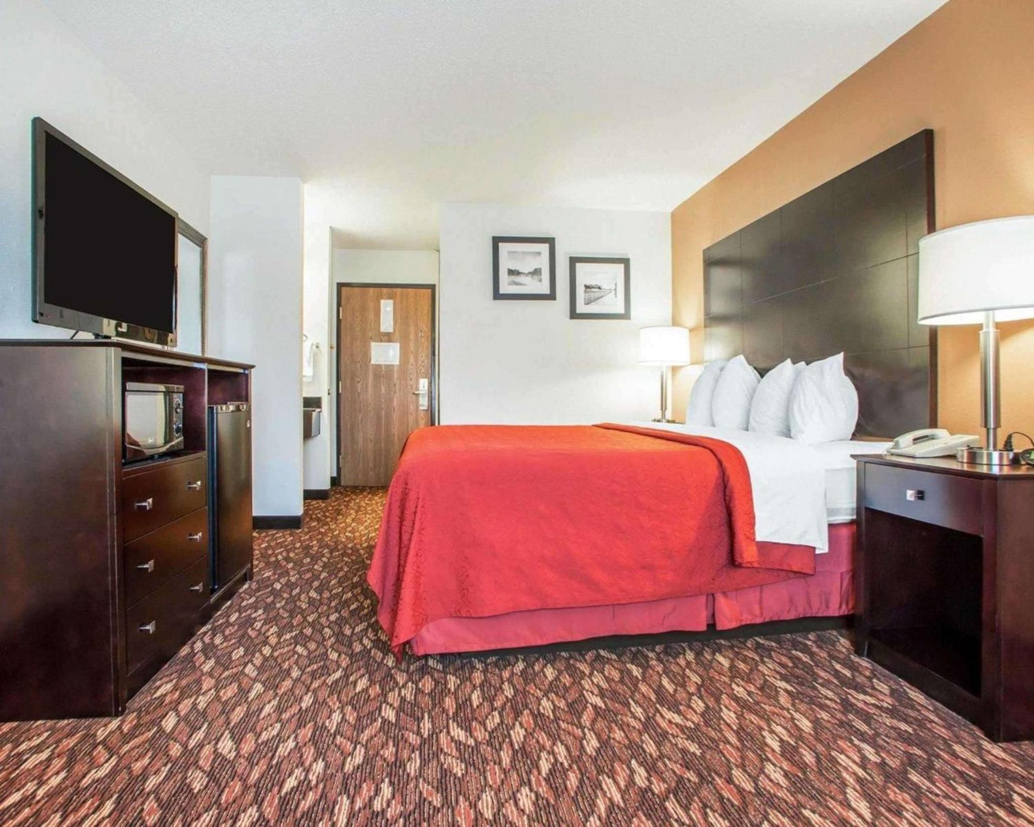 King Room - Non-Smoking - Photo 3