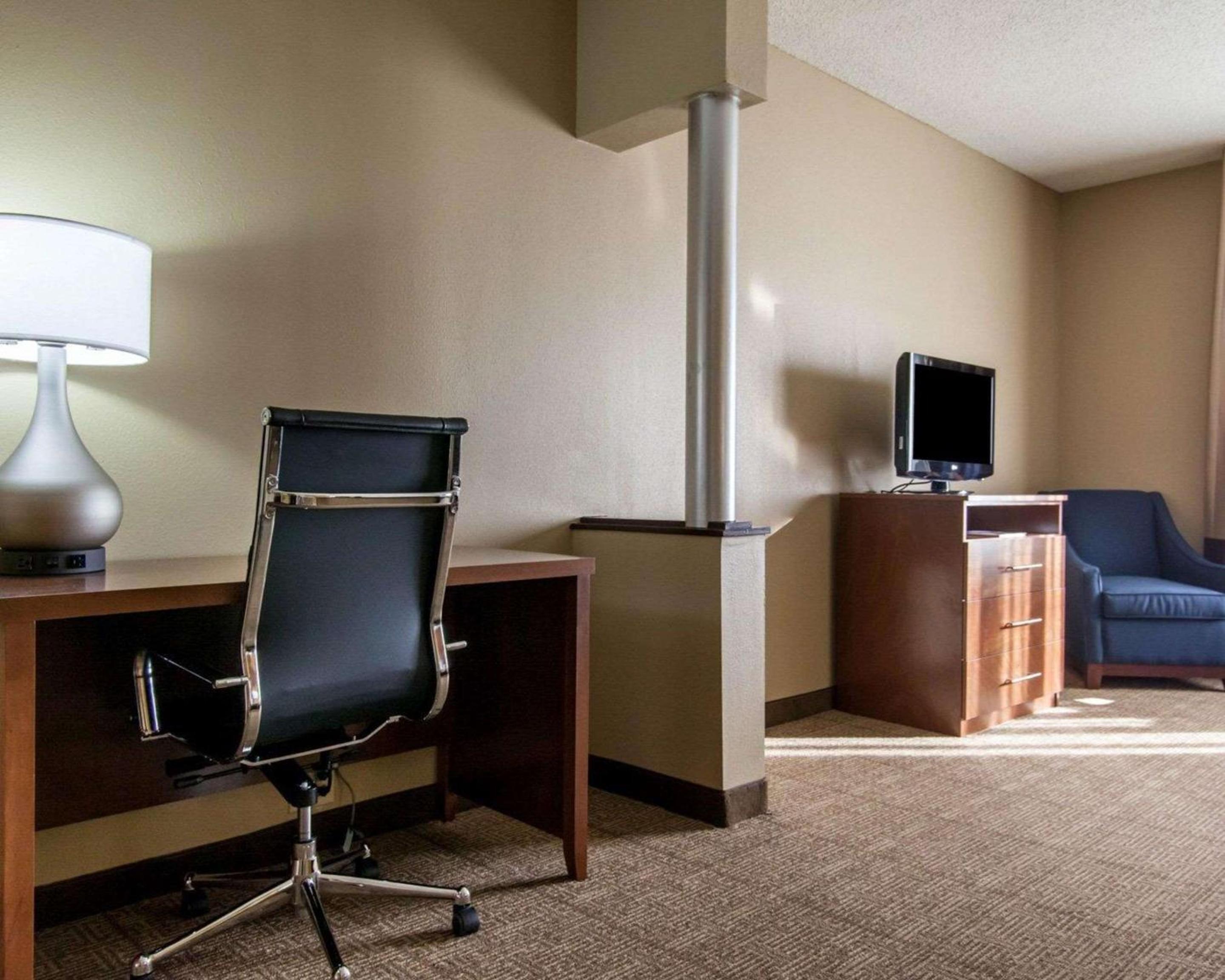 Standard King Suite - Photo 8