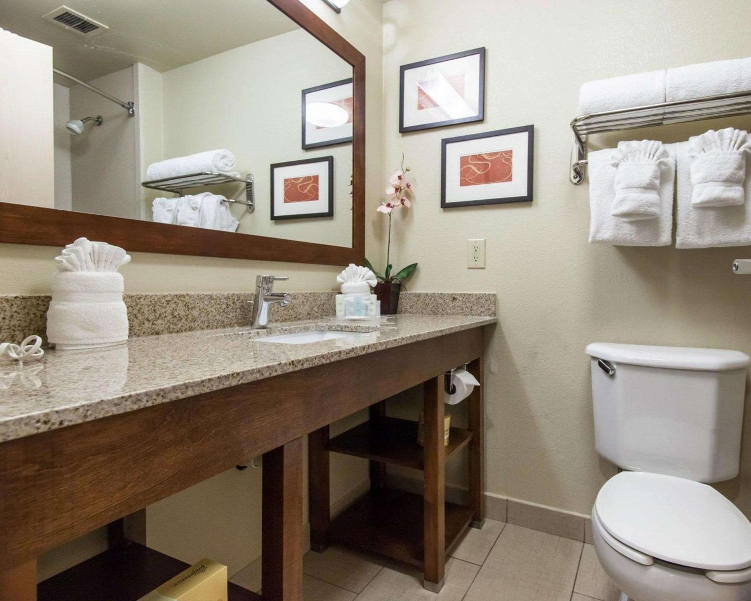 Standard King Suite - Photo 6