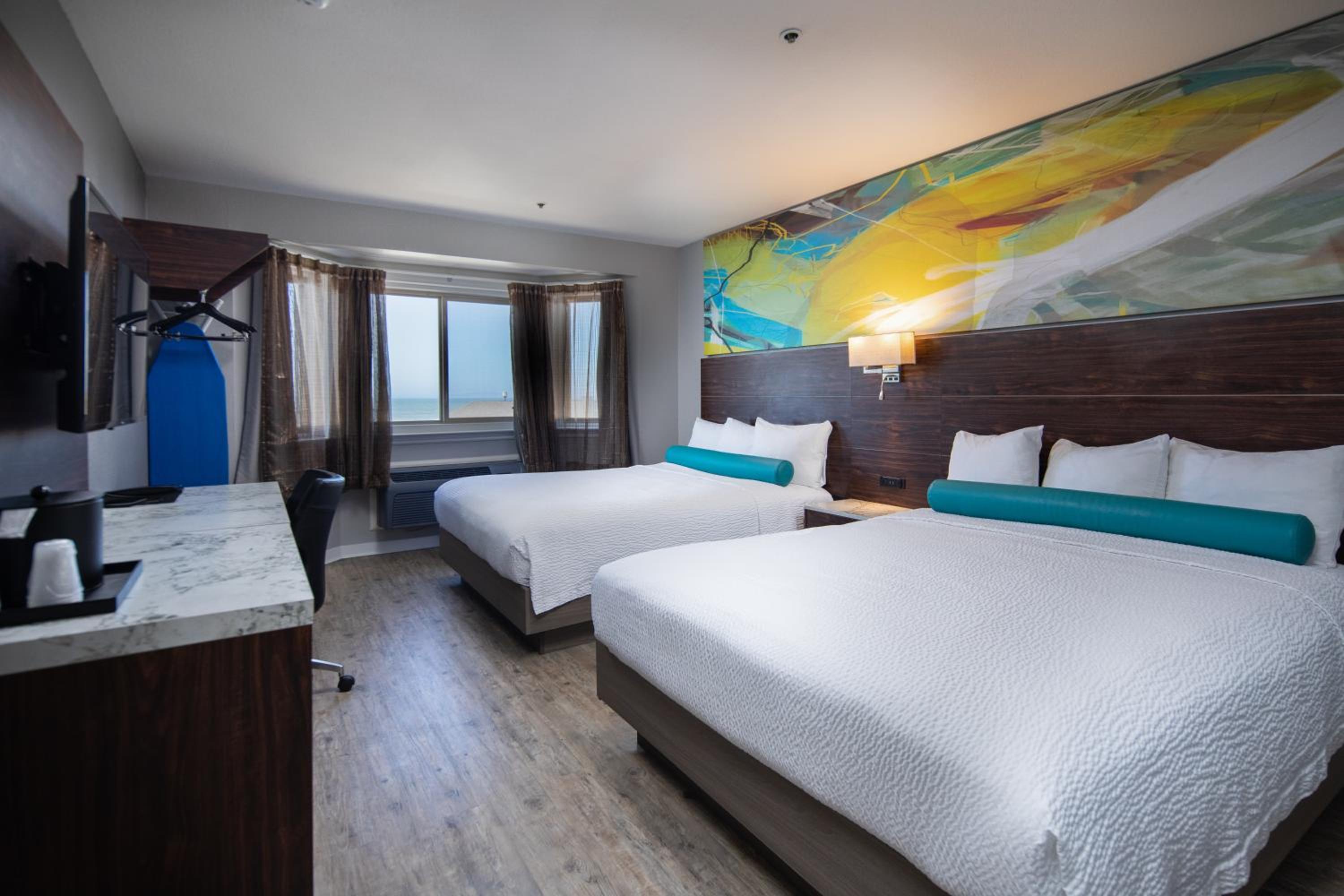 Queen Room with Two Queen Beds with Ocean View - Photo 1