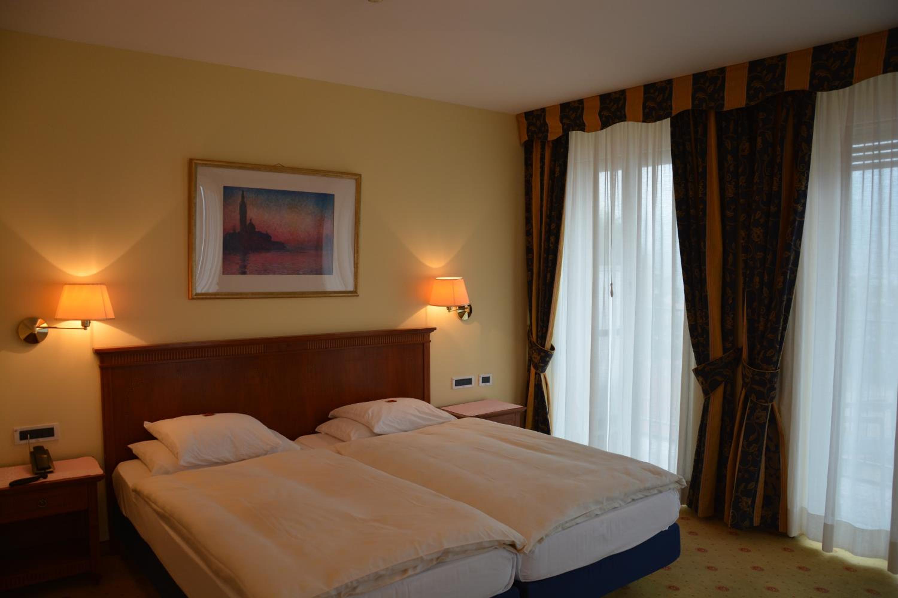 Superior Double or Twin Room - Photo 5