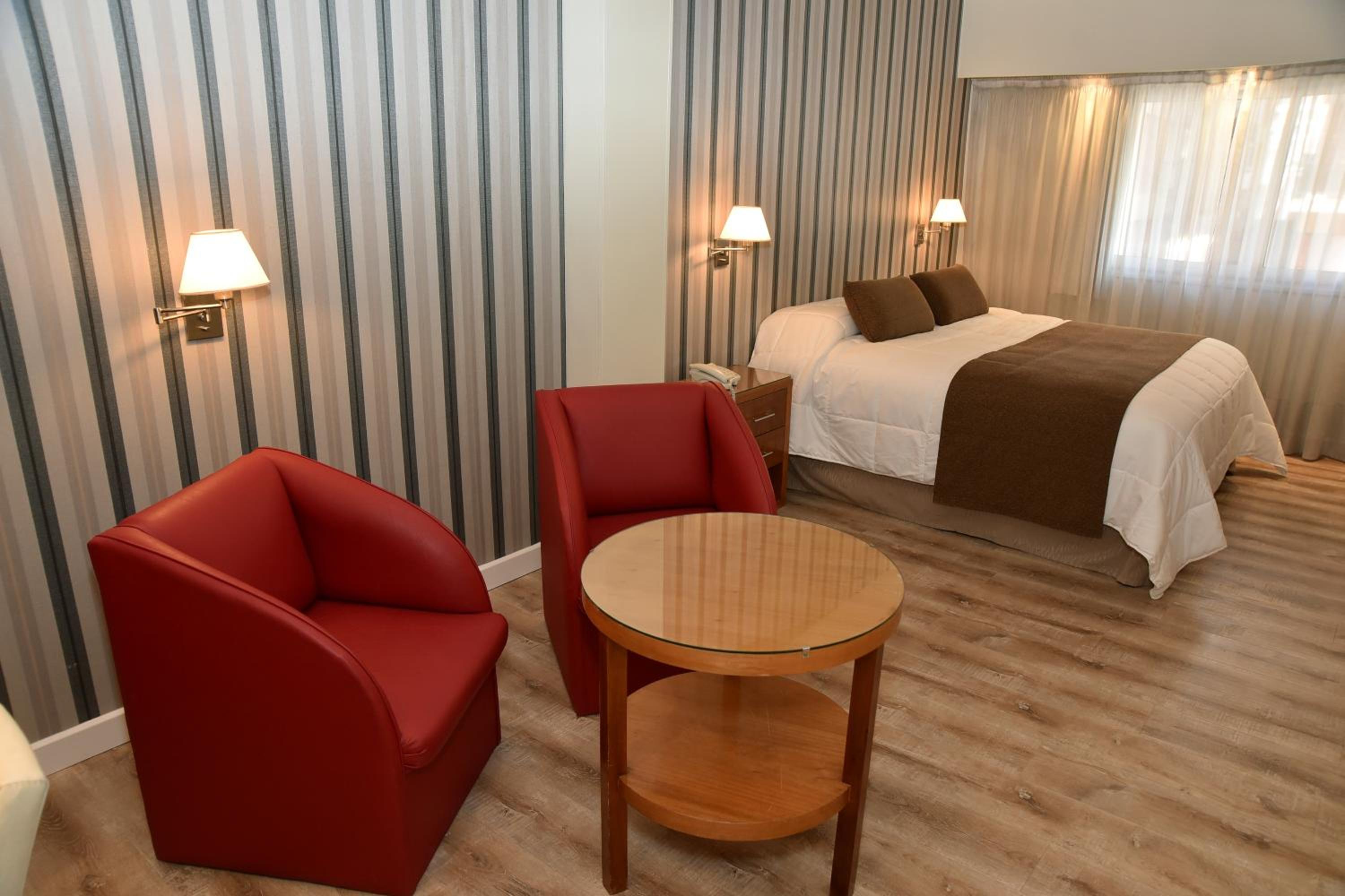 Deluxe Suite Triple photo 2