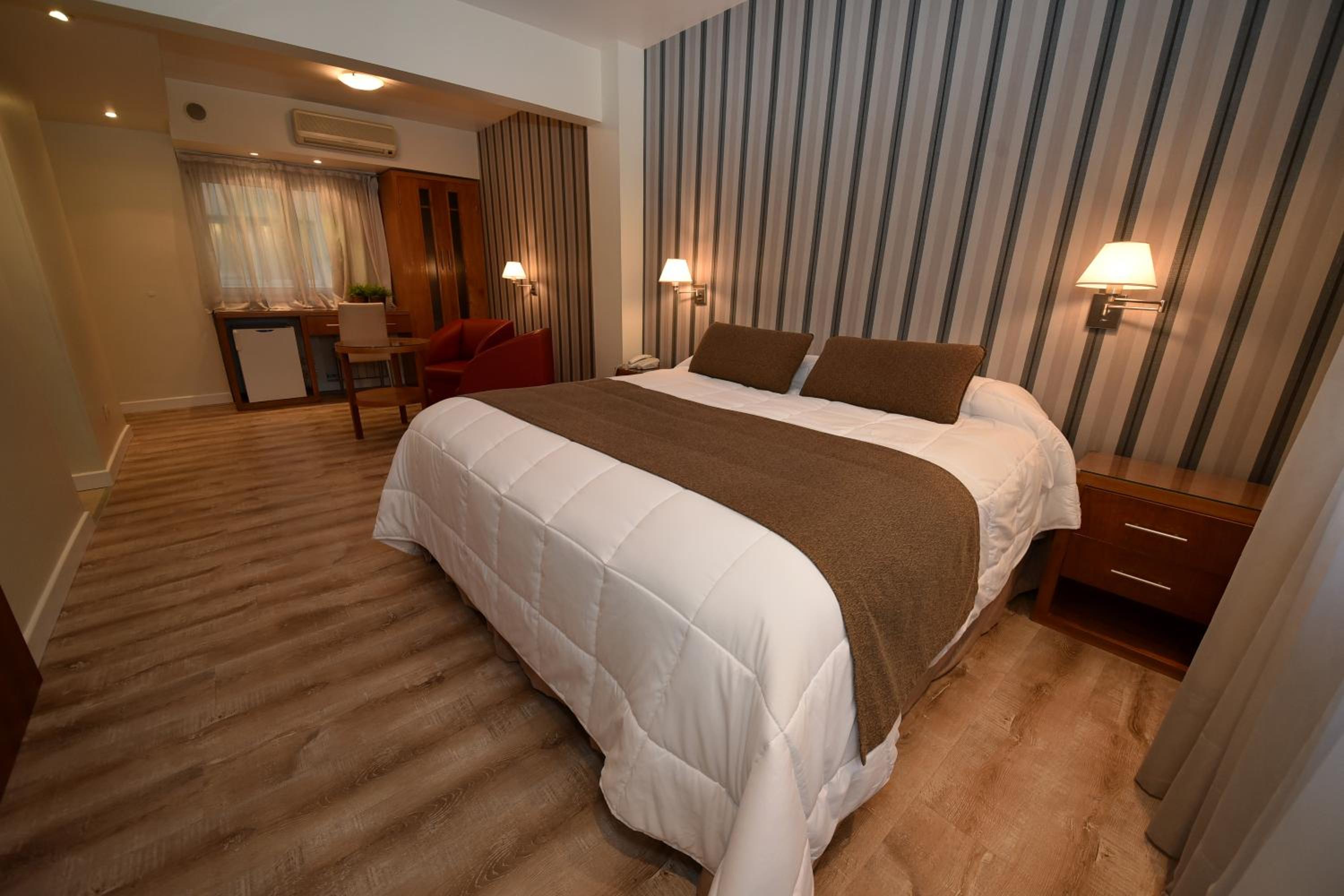 Deluxe Suite photo 1