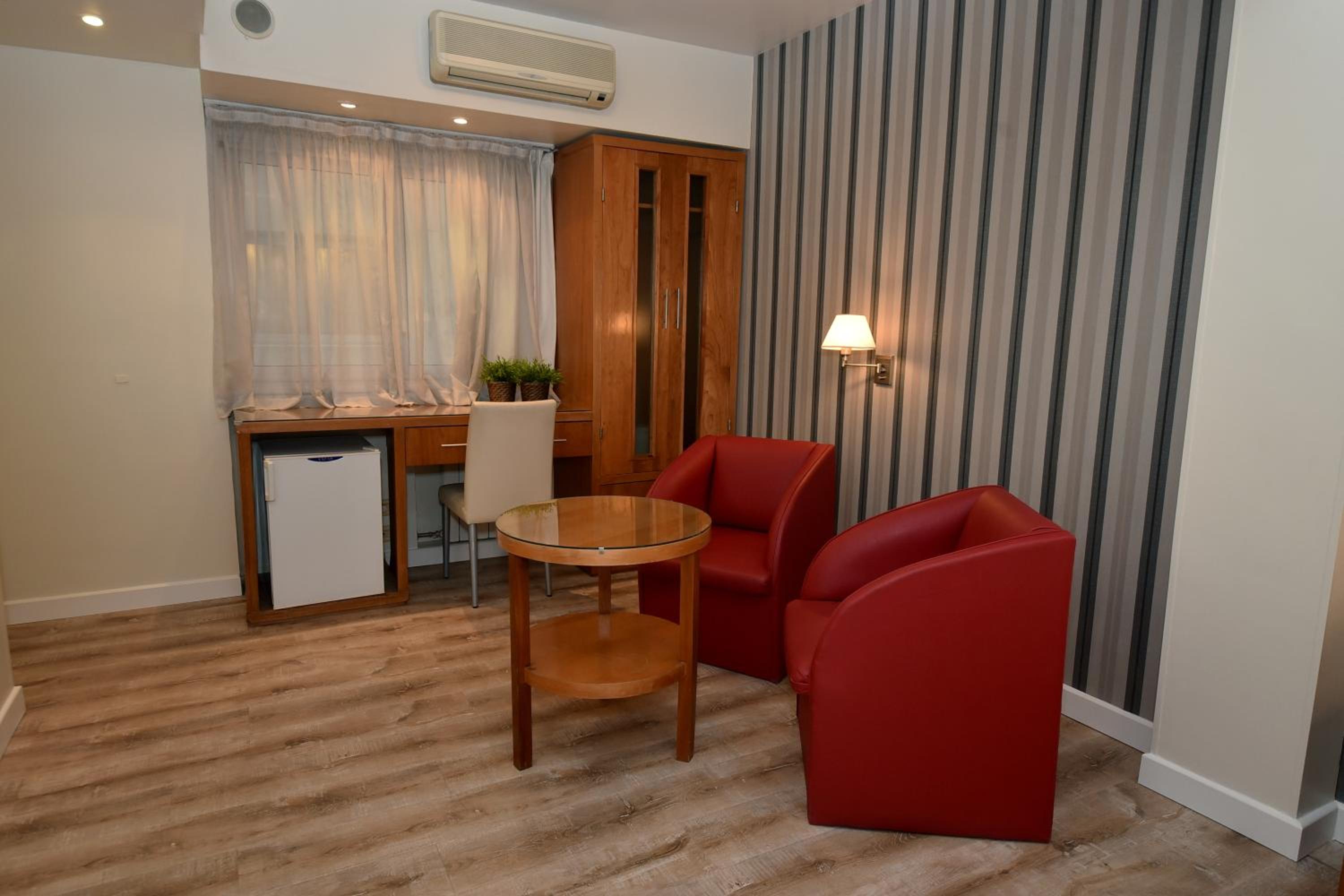 Deluxe Suite photo 3