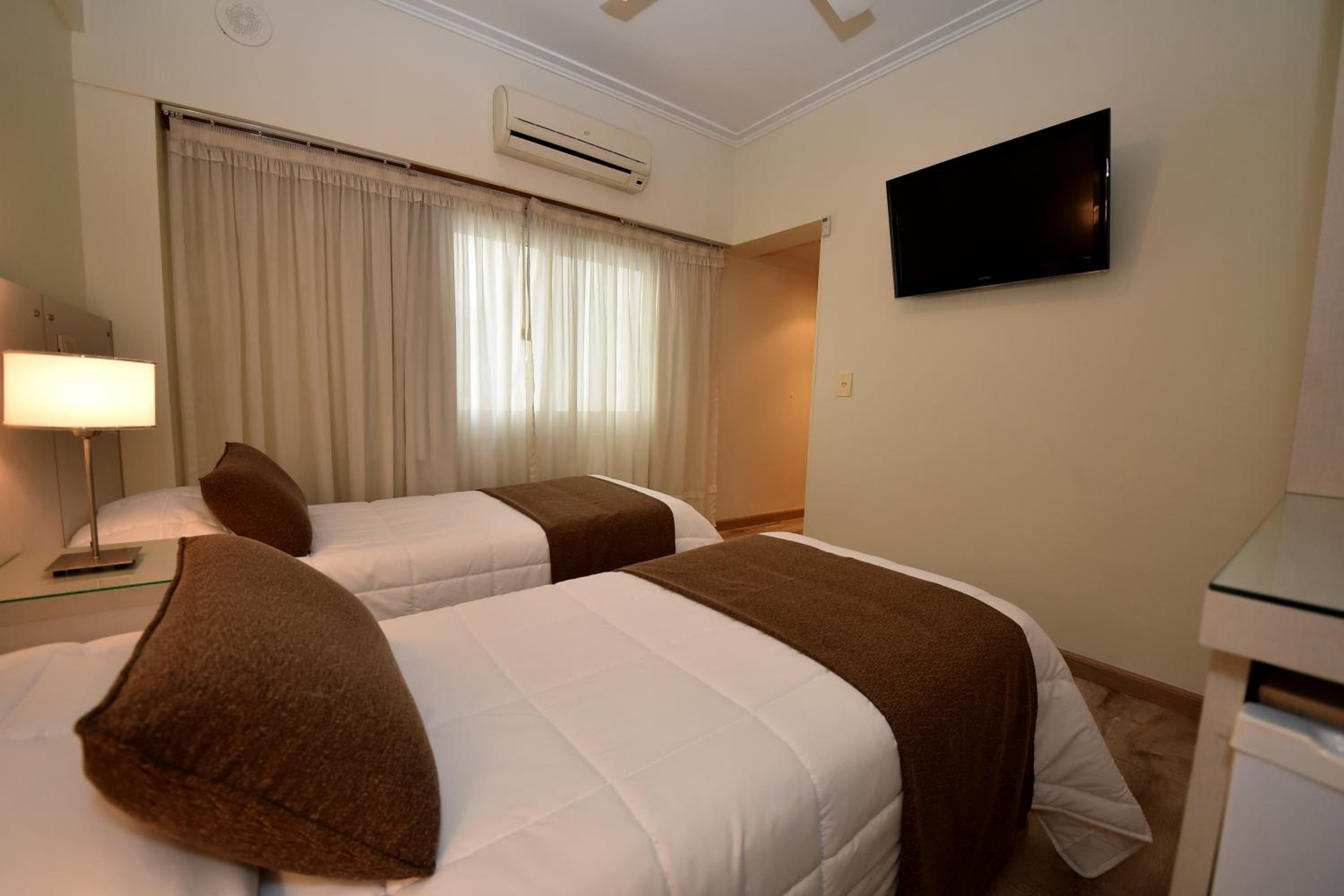 Standard Twin Room photo 2