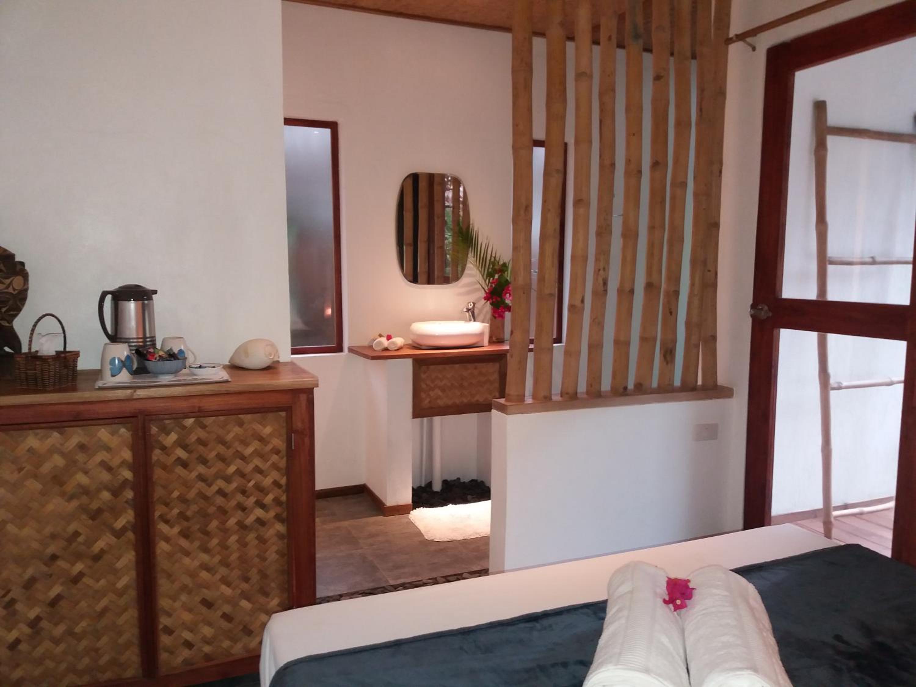 Deluxe Double Room - Photo 23
